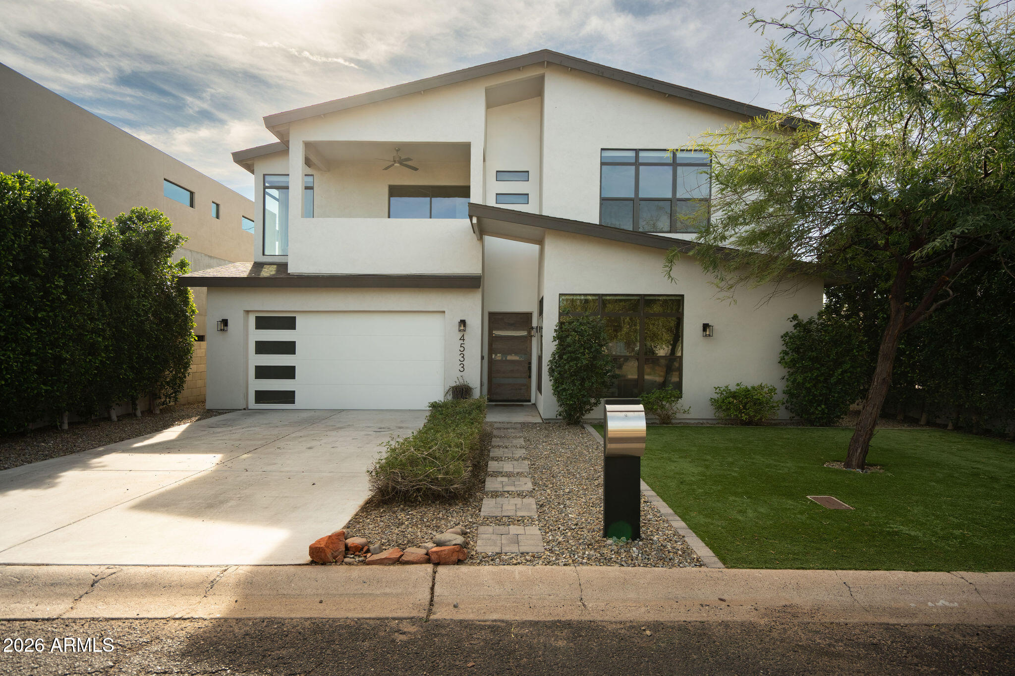 4533 E MONTECITO Avenue