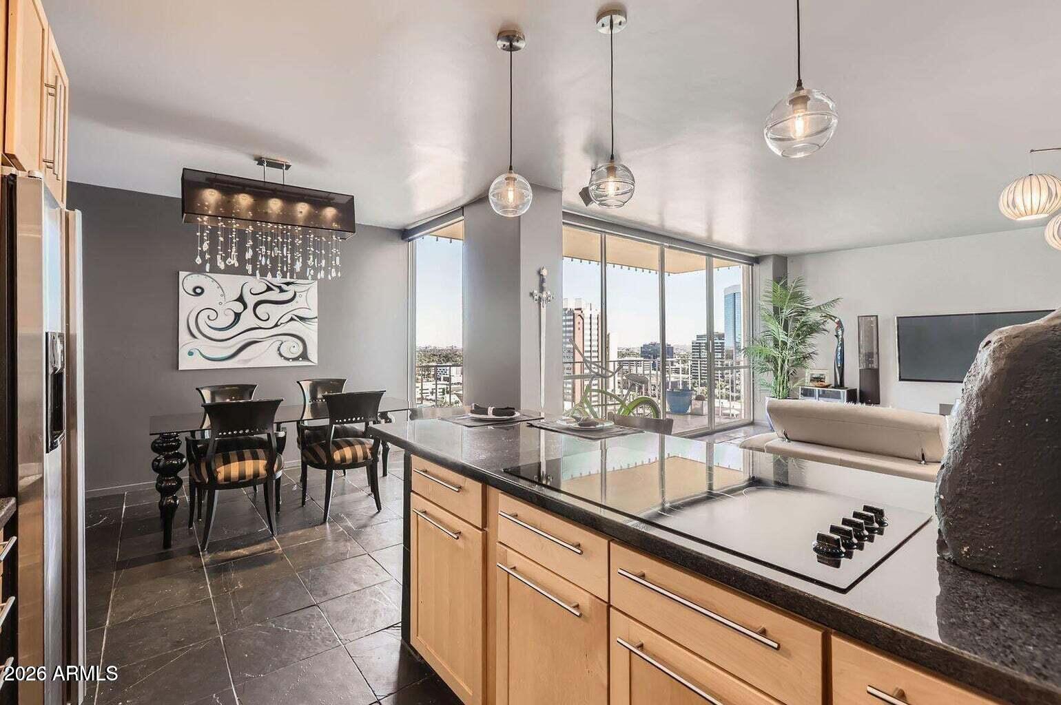 207 W CLARENDON Avenue G18