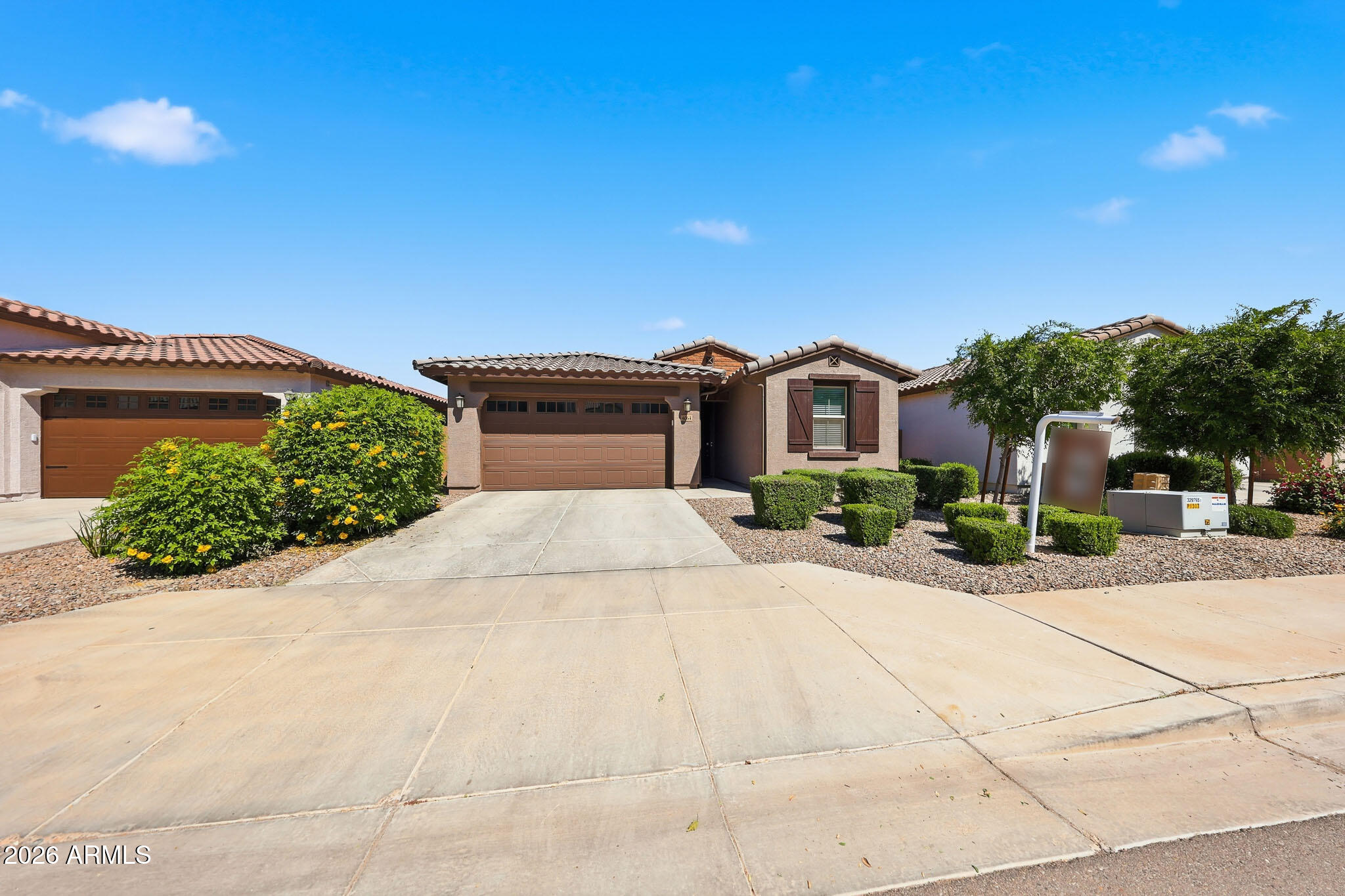 4064 E CATCLAW Street