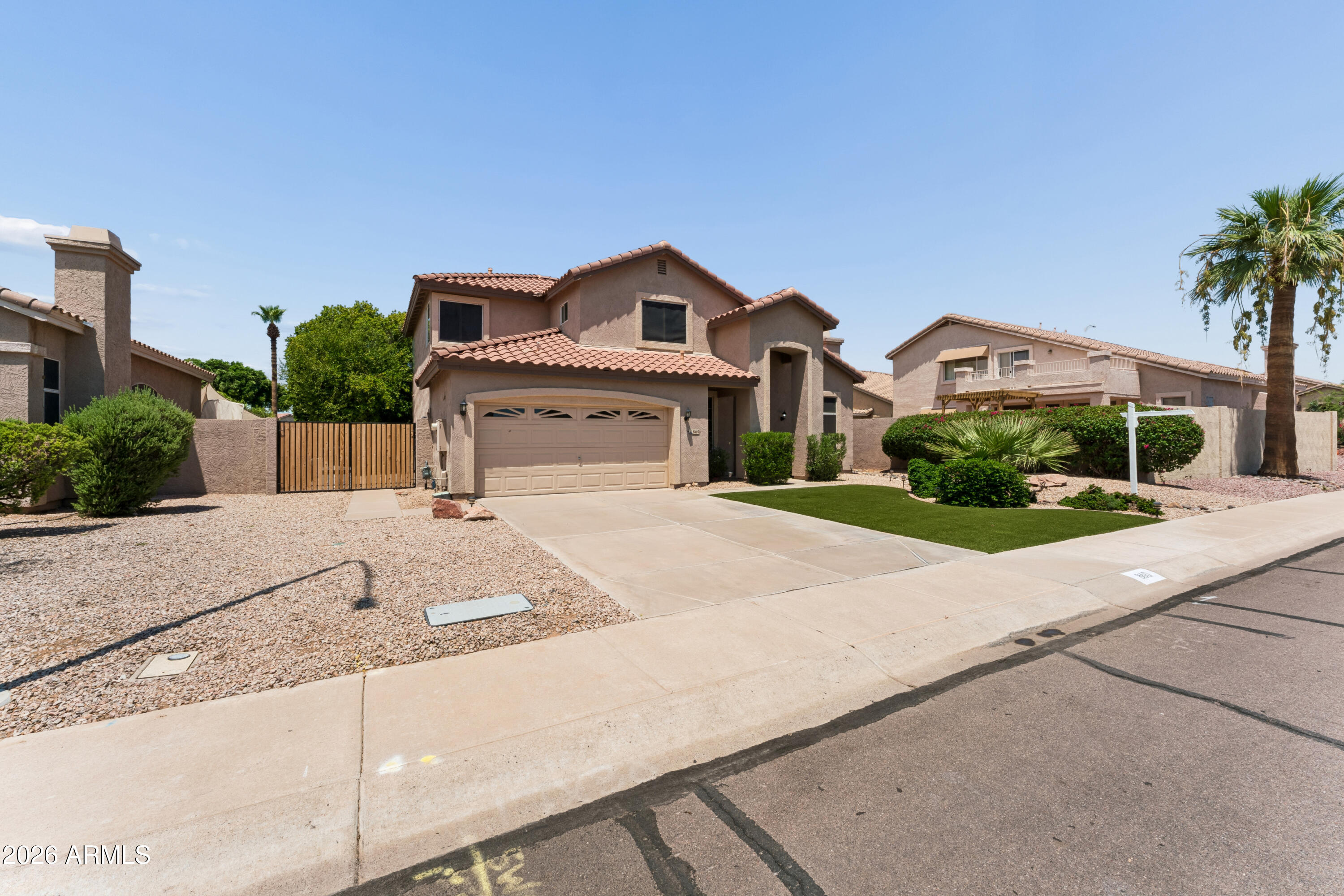860 N WOODBURNE Drive