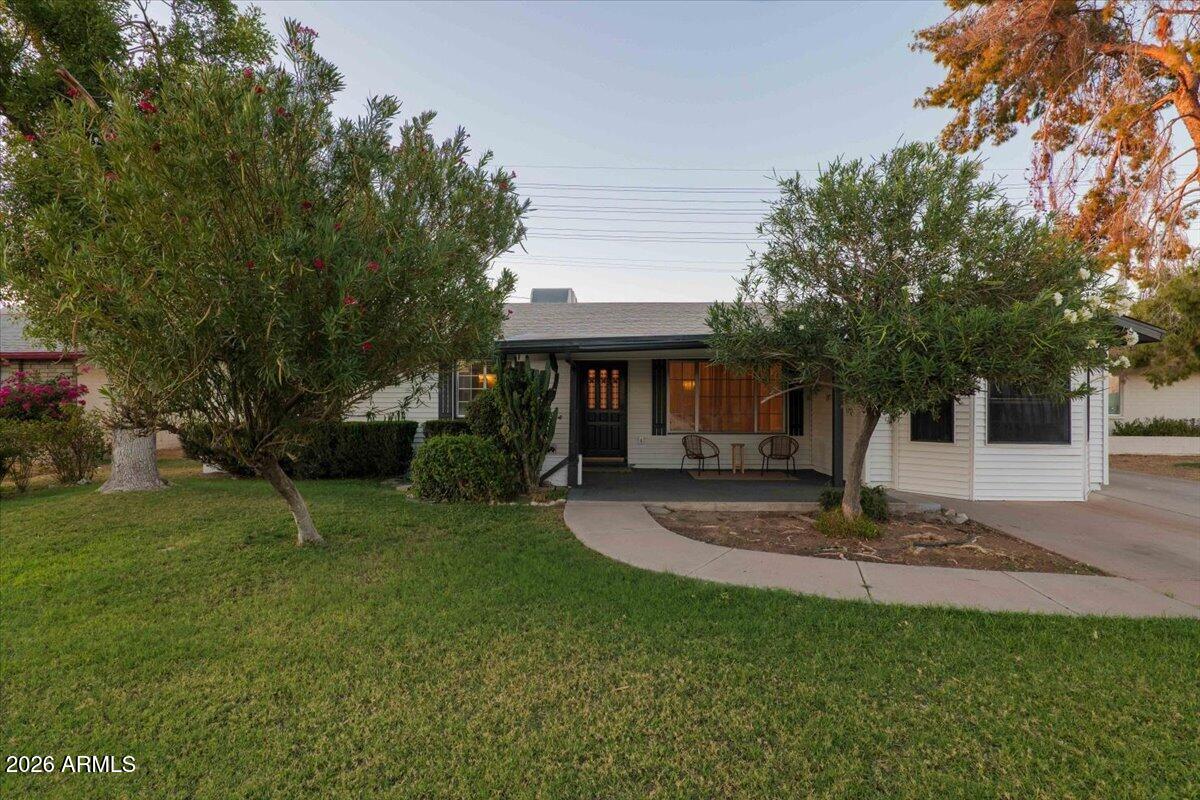 1708 W SUNNYSLOPE Lane
