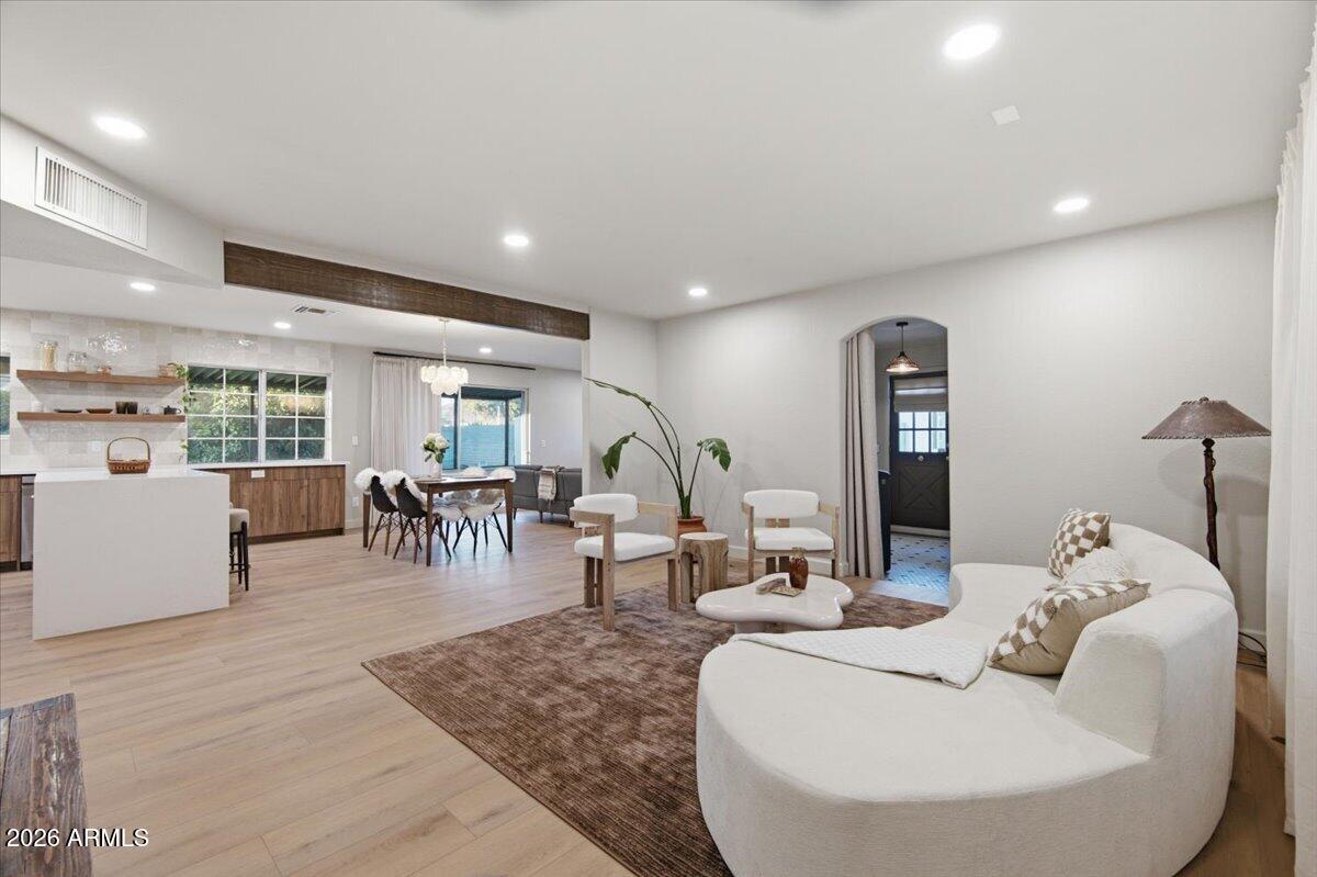 1708 W SUNNYSLOPE Lane