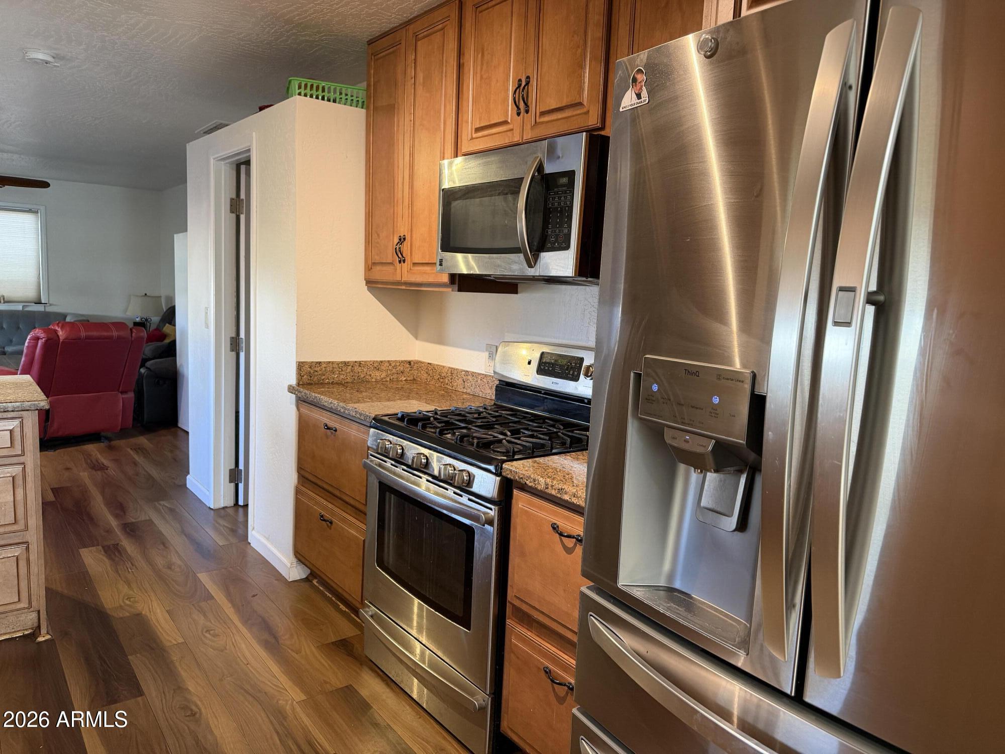 1723 E CYPRUS Street