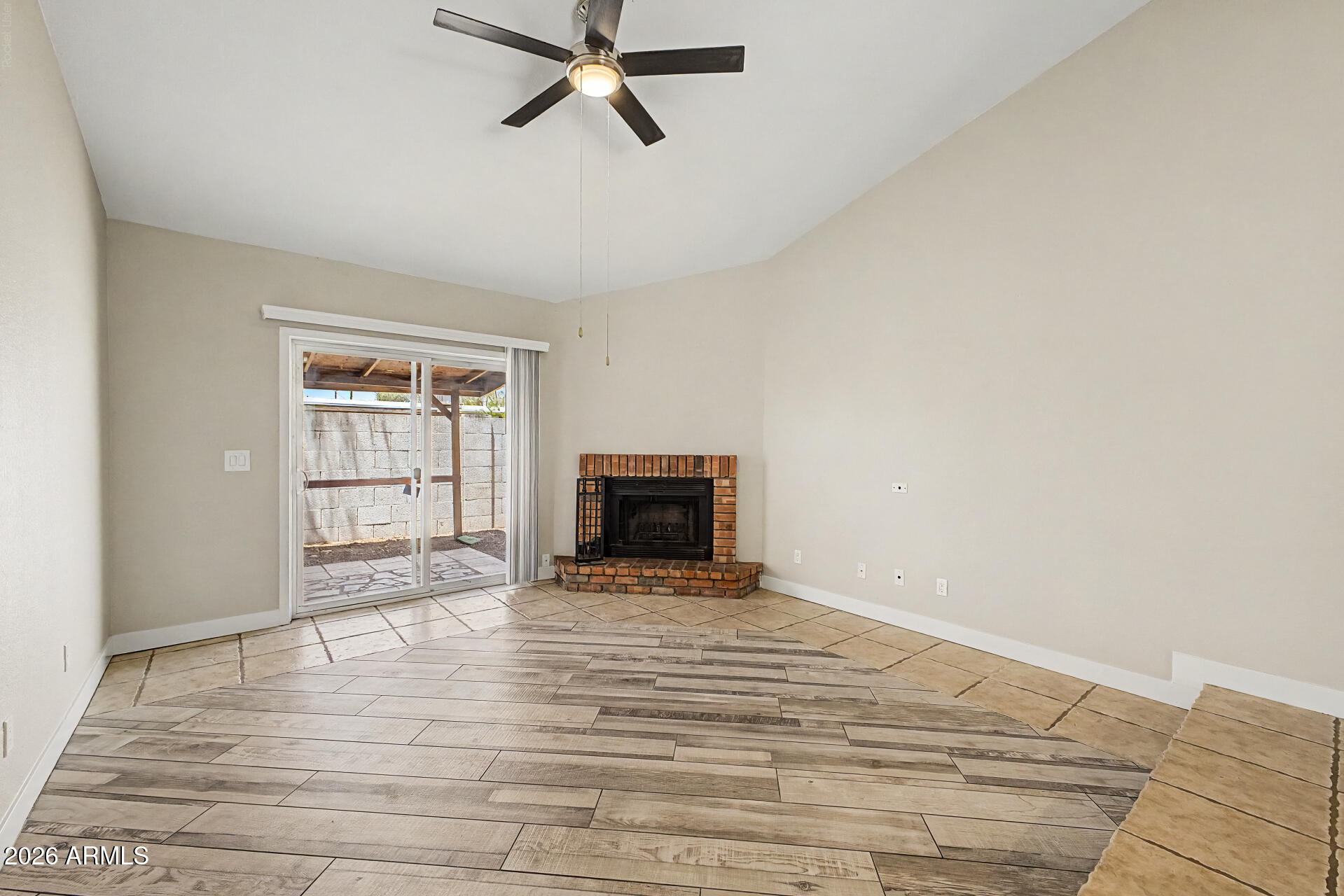 302 N SYCAMORE -- 22