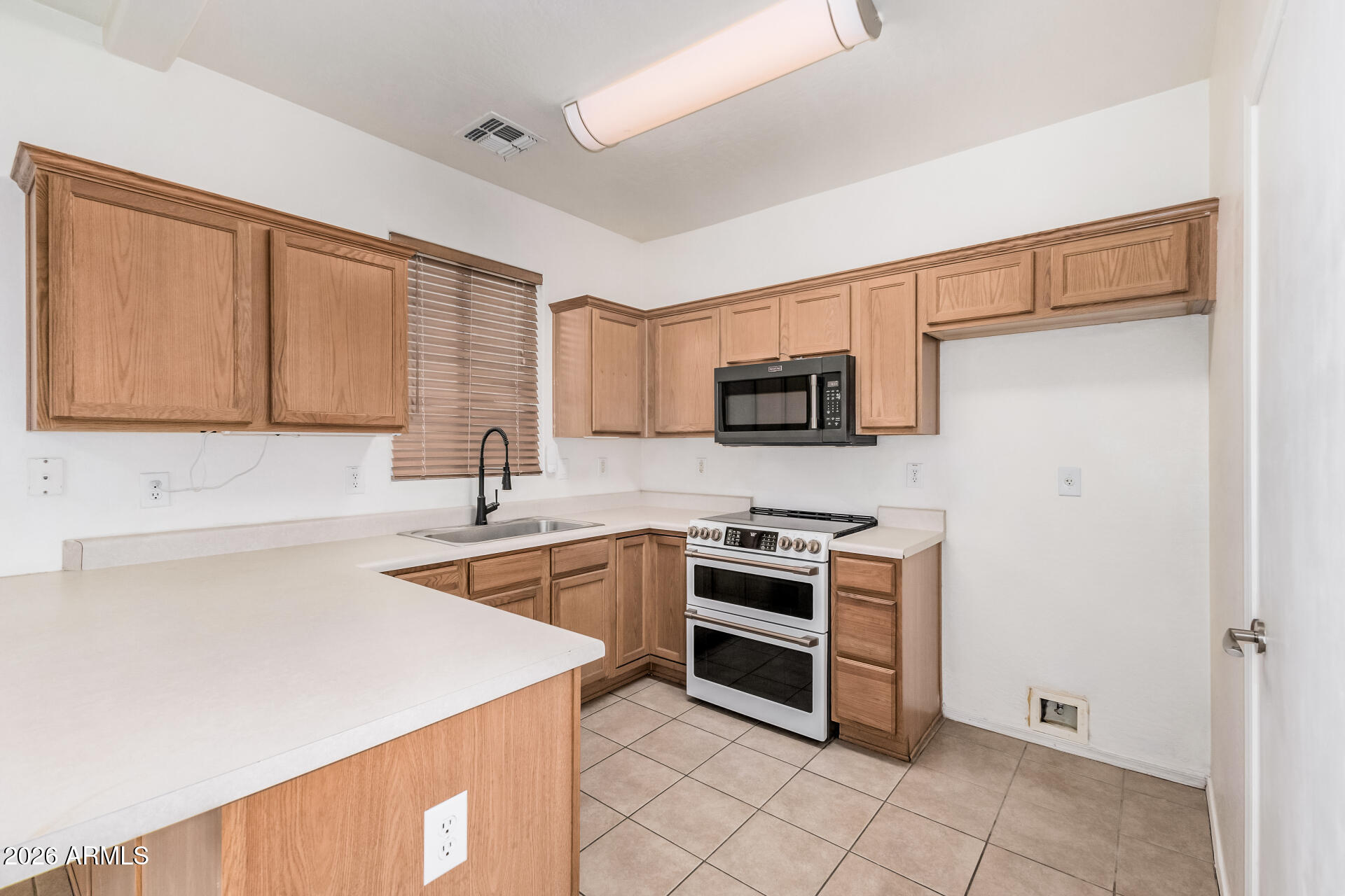 2300 E MAGMA Road 71