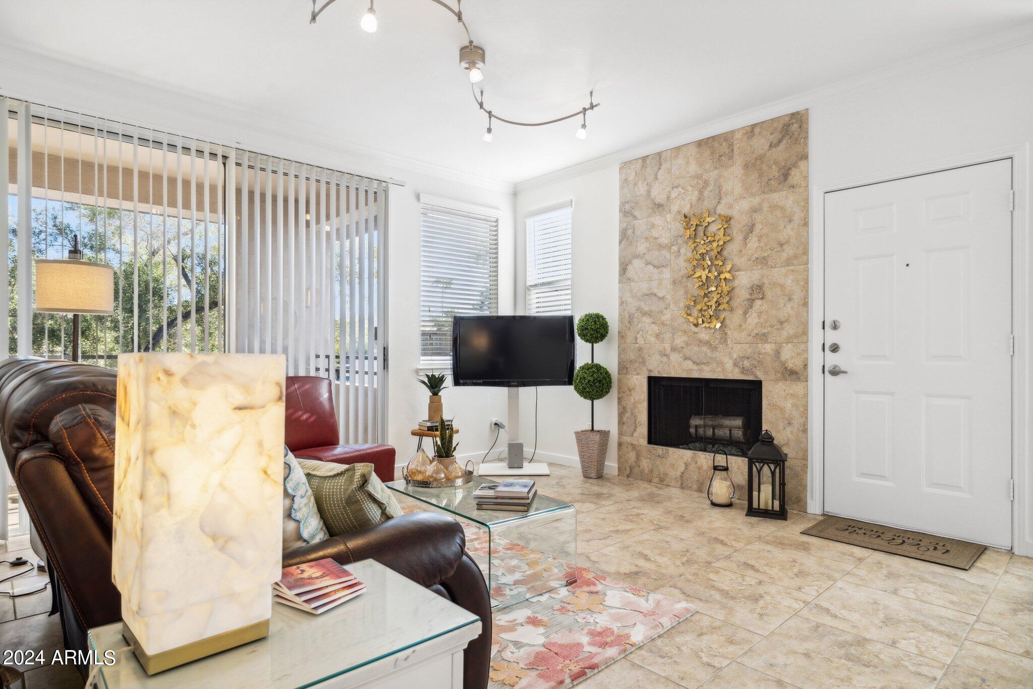 7009 E ACOMA Drive 2065