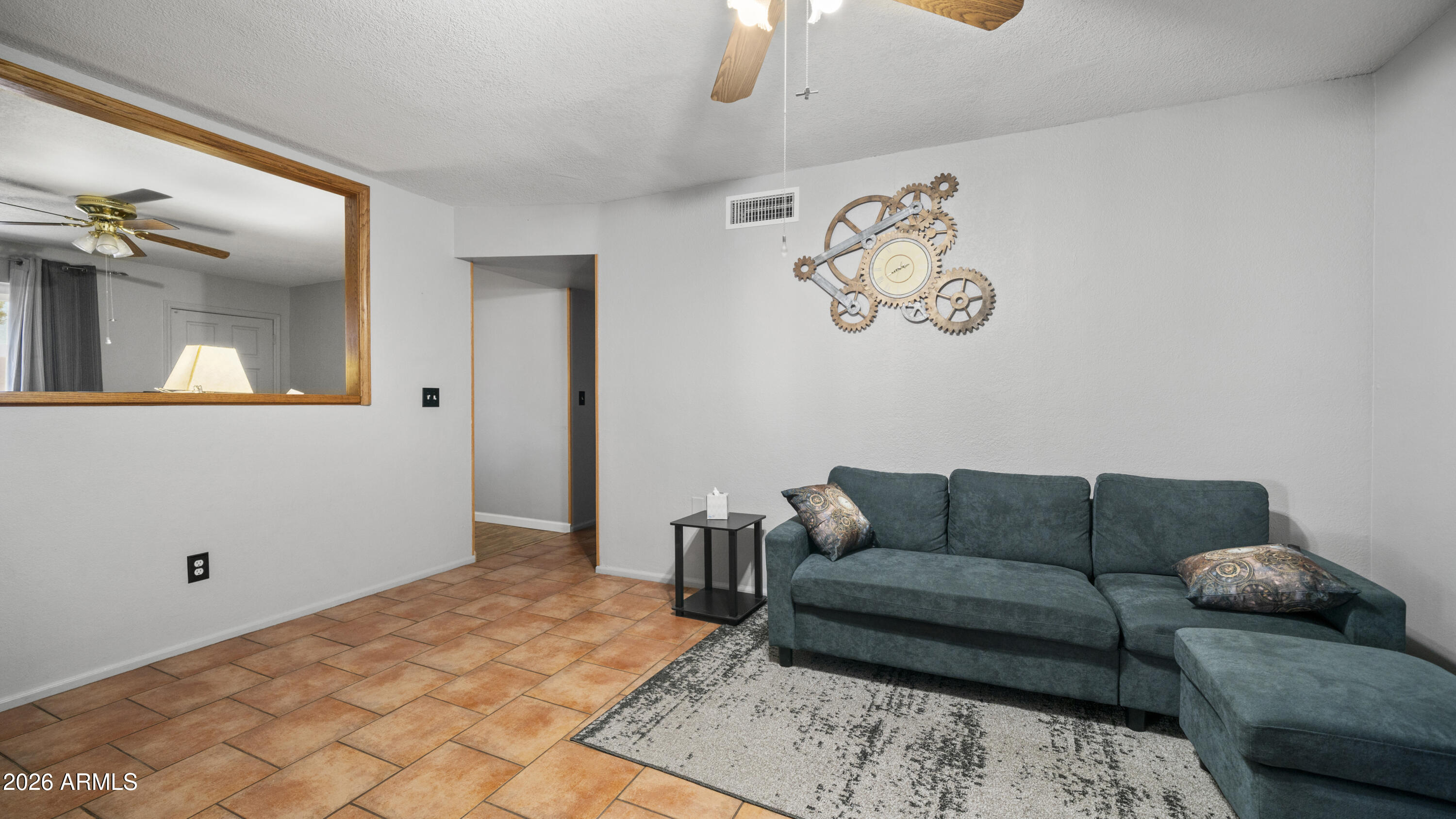 4038 W CHOLLA Street