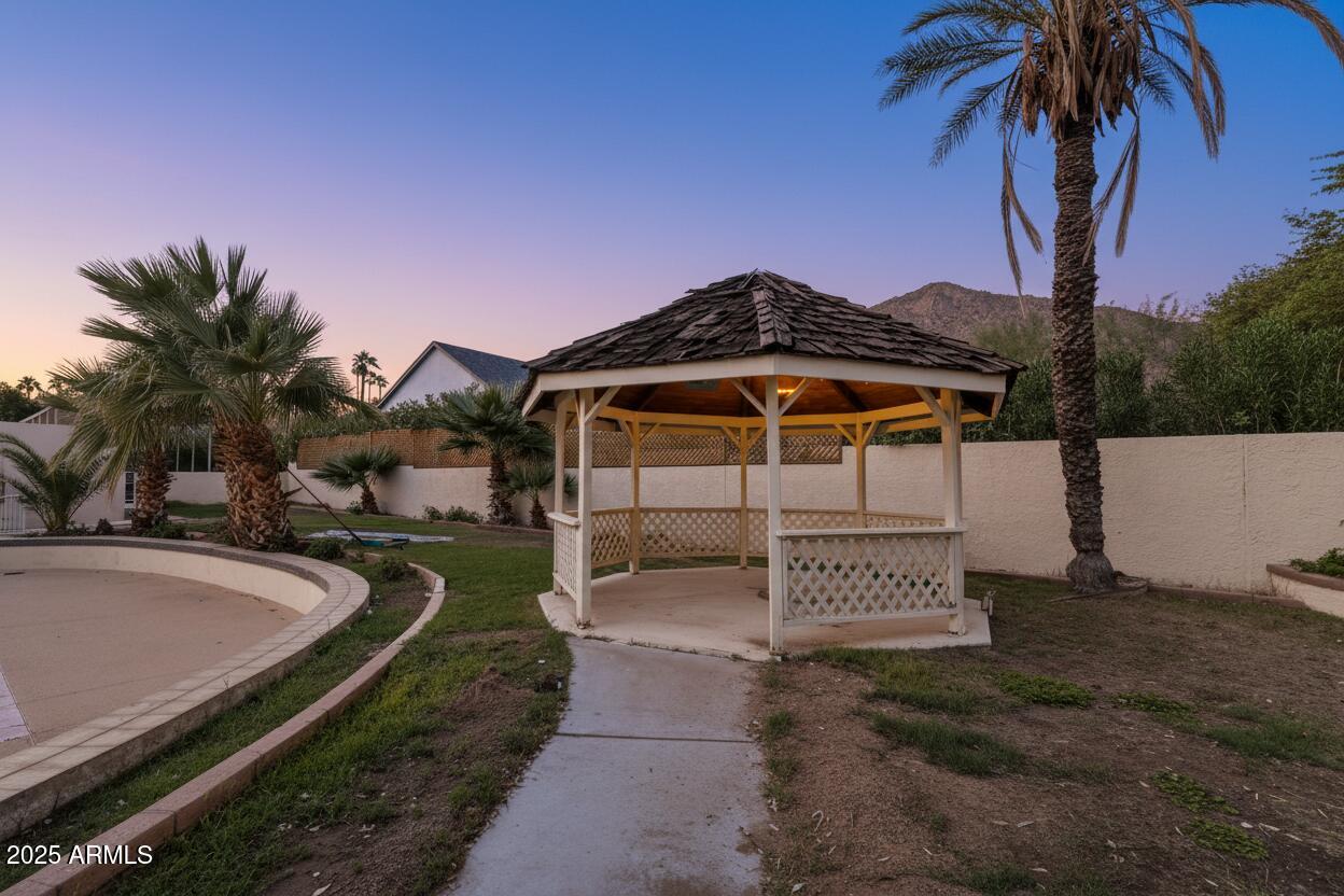 Phoenix, Arizona 85018, United States, 4 Bedrooms Bedrooms, ,5 BathroomsBathrooms,Residential,Active,229966