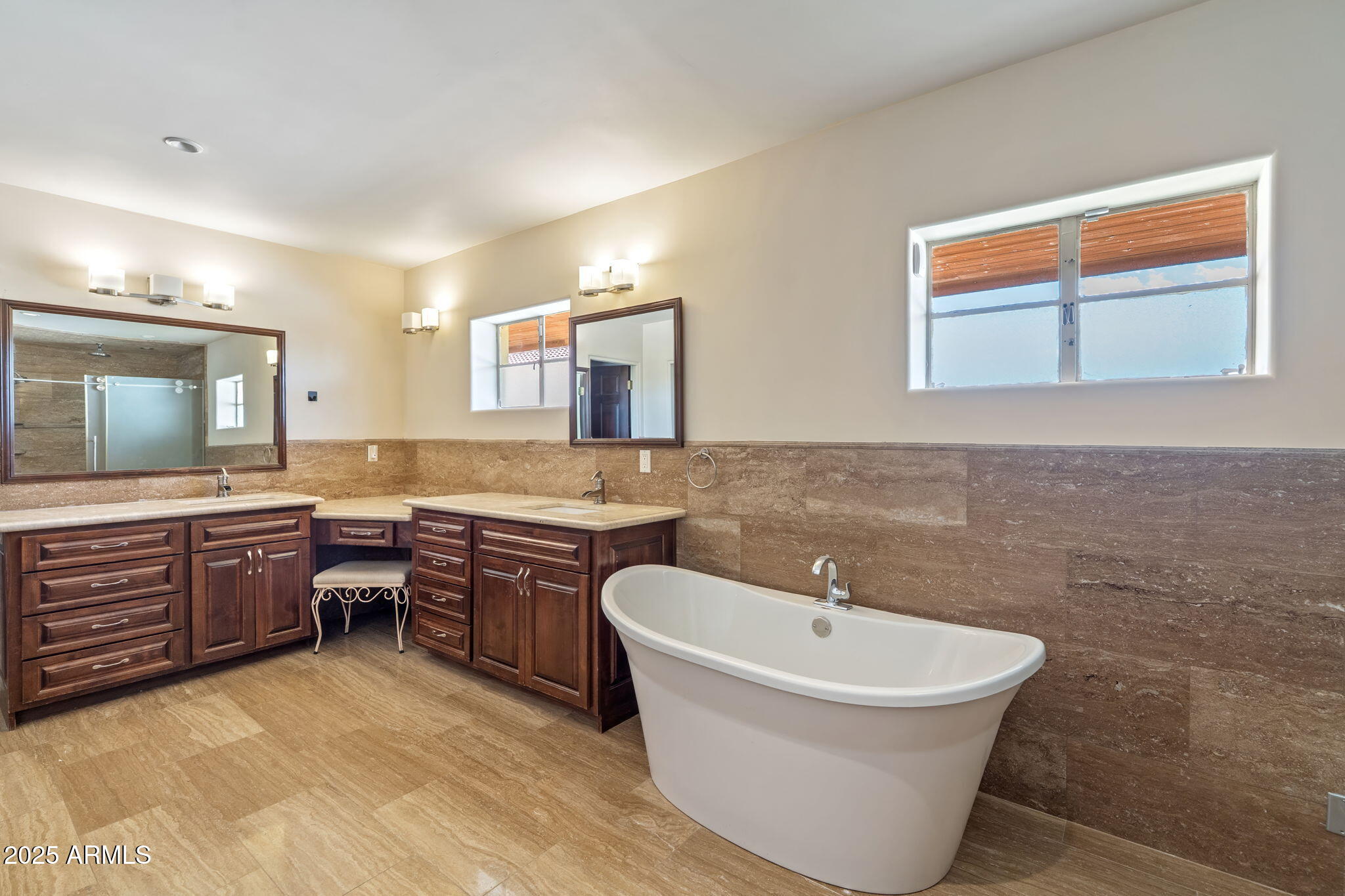 Phoenix, Arizona 85018, United States, 4 Bedrooms Bedrooms, ,5 BathroomsBathrooms,Residential,Active,229966