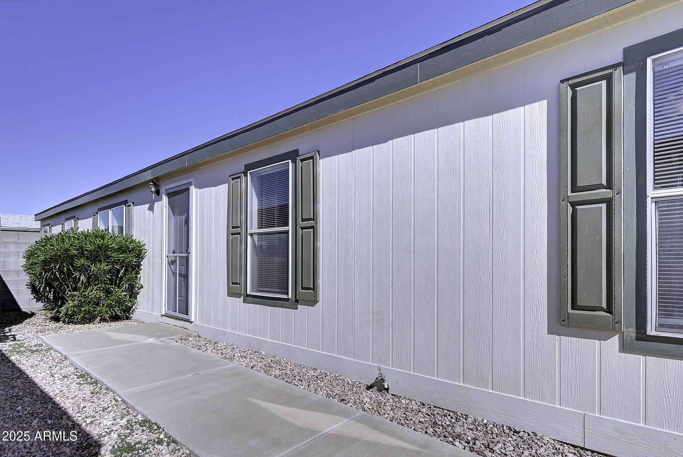 8601 N 103RD Avenue 271