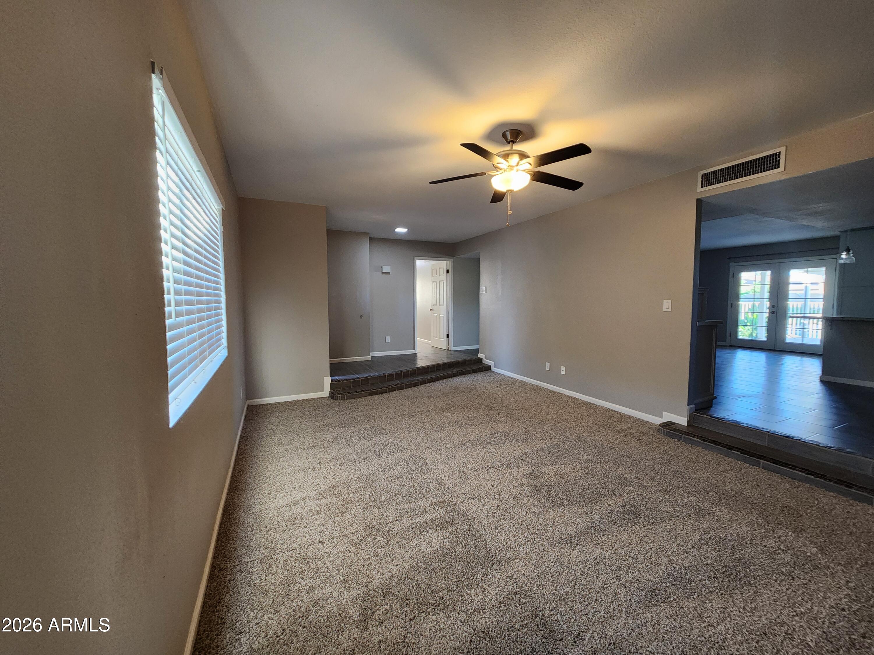 1116 E REDFIELD Road