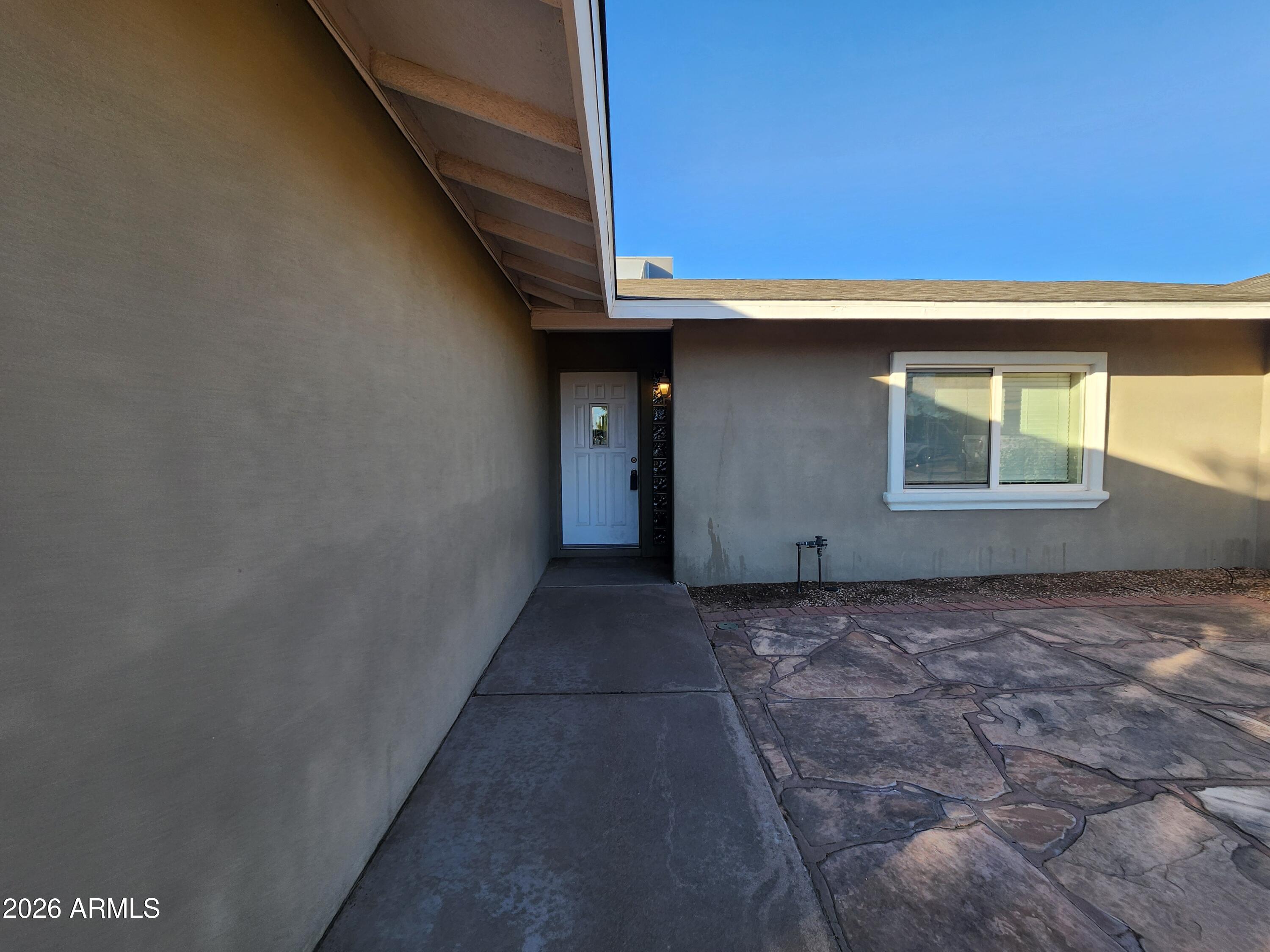 1116 E REDFIELD Road