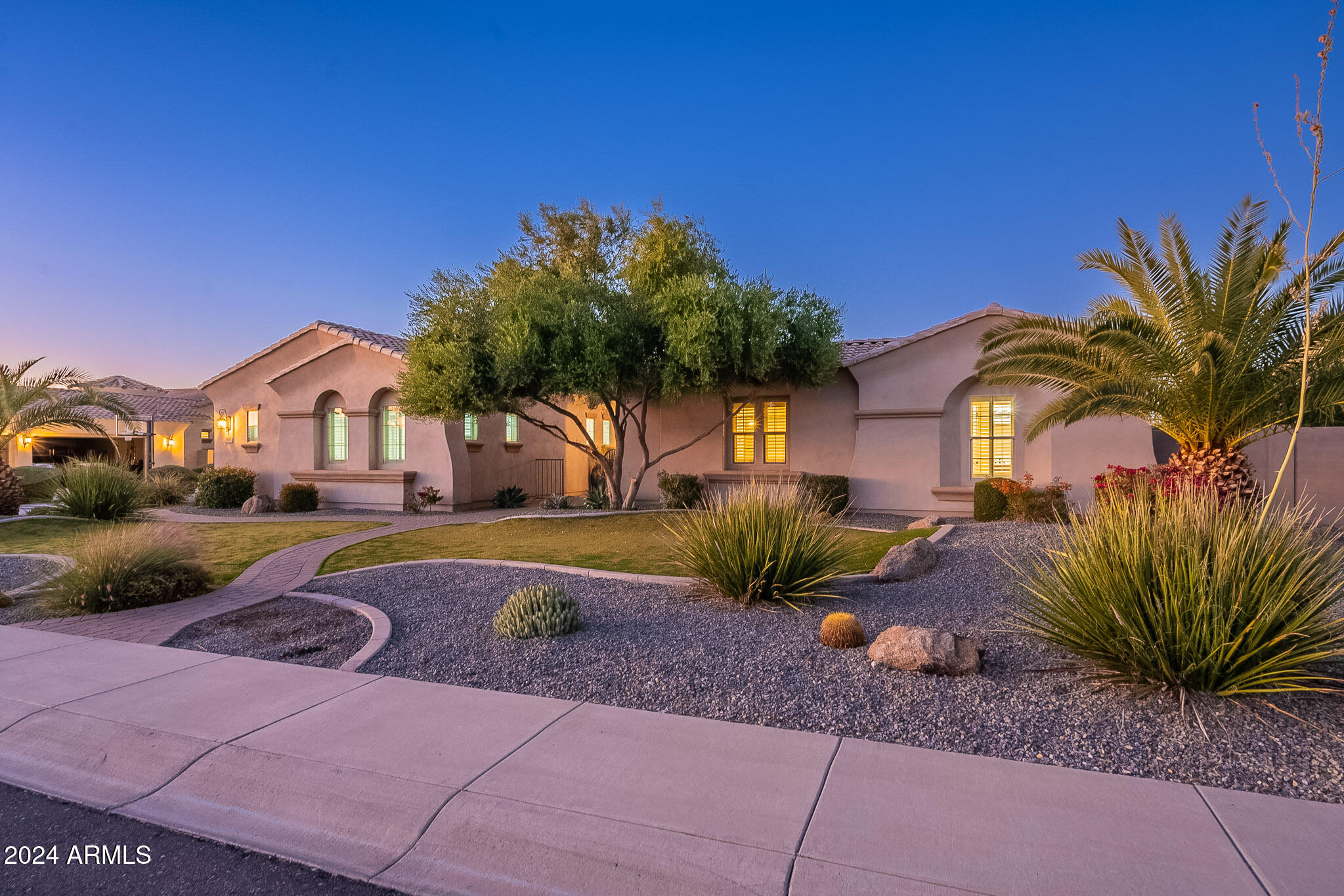 3076 E LA COSTA Drive