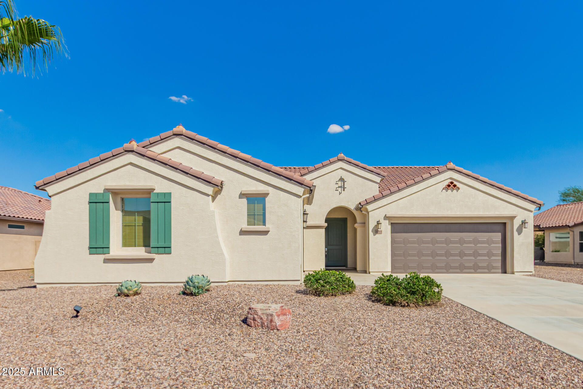 5261 N GRAND CANYON Drive