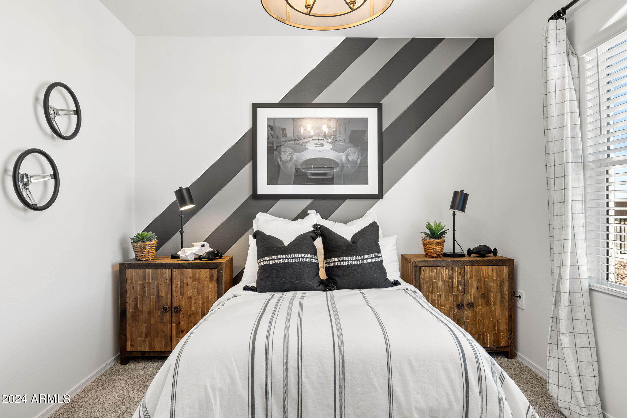 18356 W GRAY FOX Trail