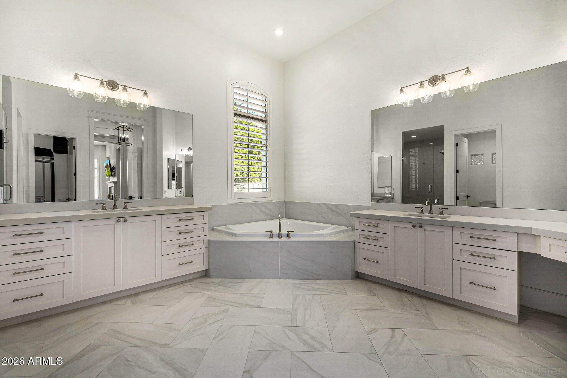 ARBOLEDA UNIT 2 - Residential