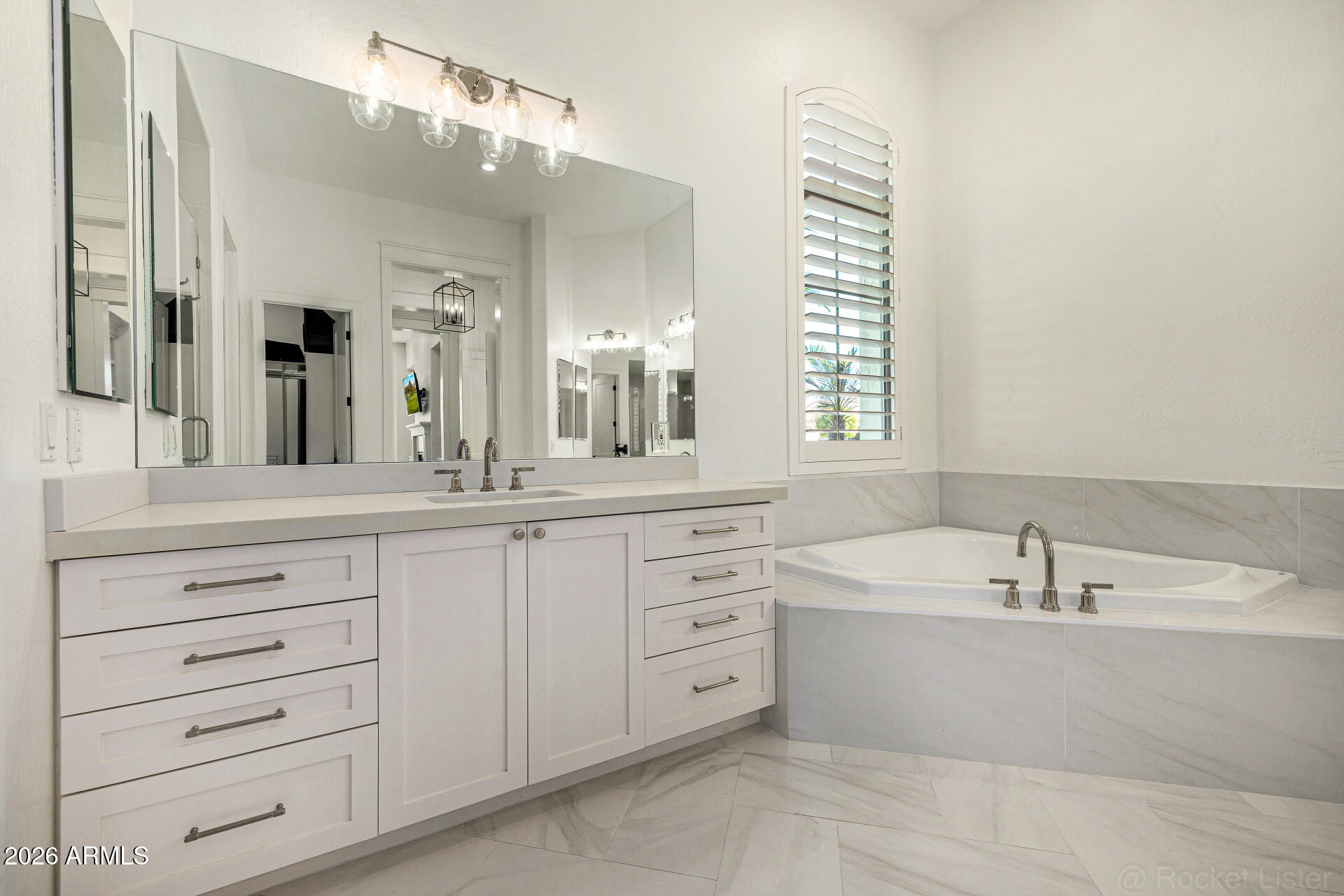 ARBOLEDA UNIT 2 - Residential