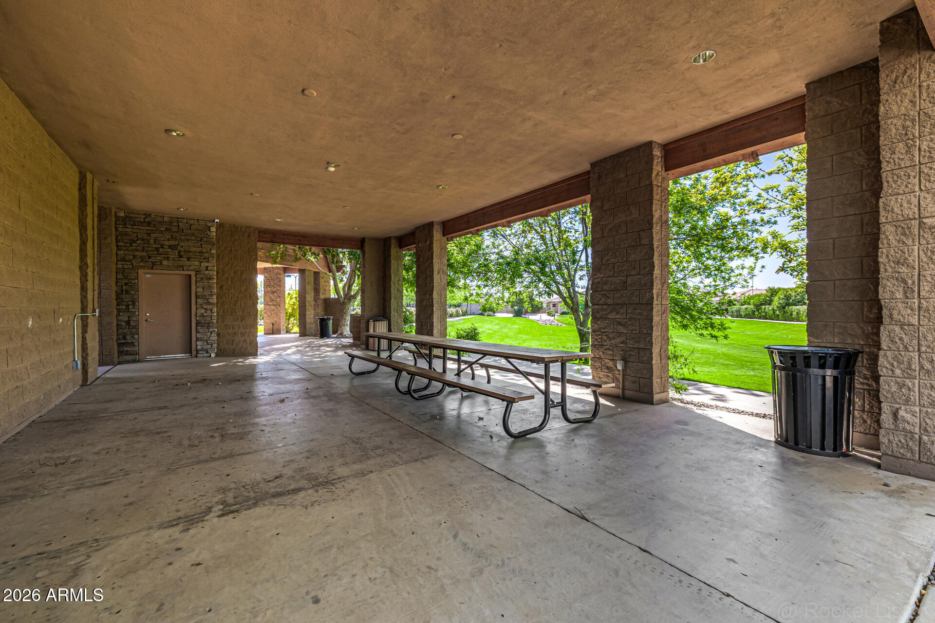 ARBOLEDA UNIT 2 - Residential