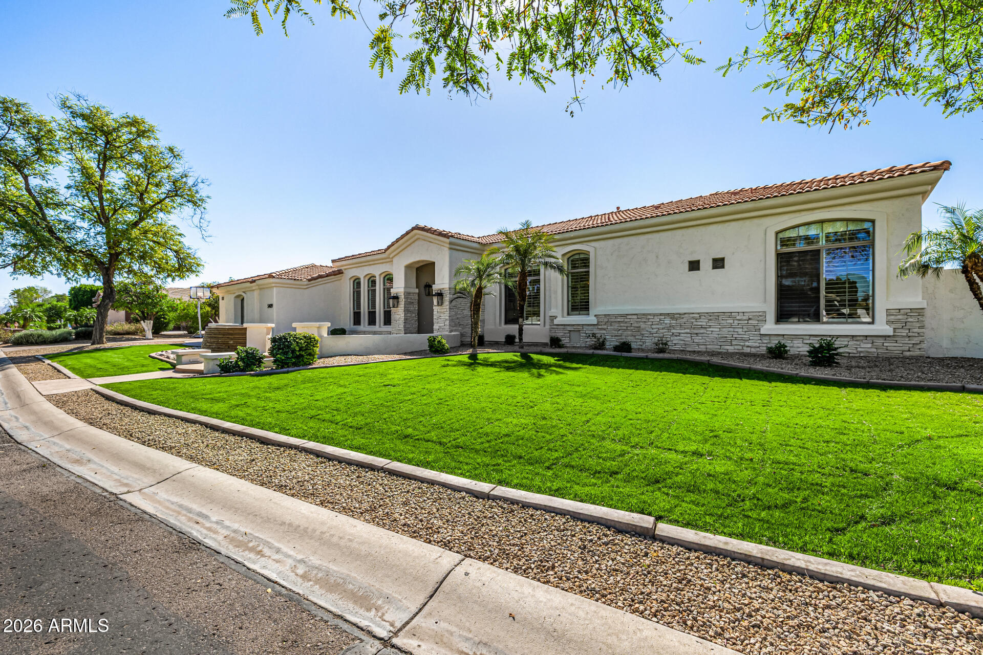 3409 E IVYGLEN Circle