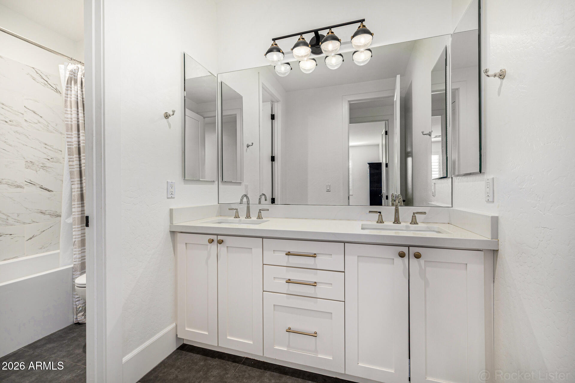 ARBOLEDA UNIT 2 - Residential