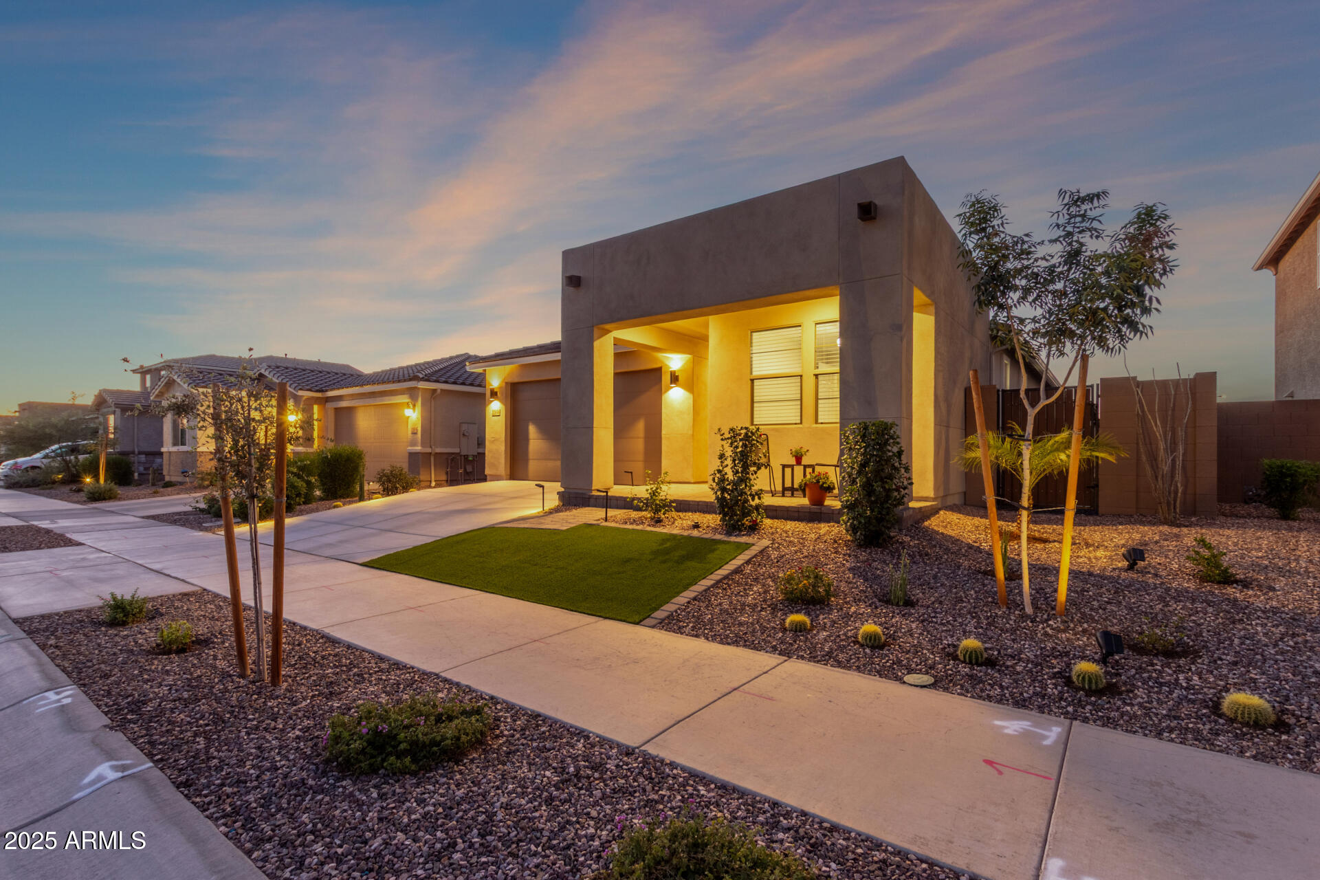 Homes 2 22846 E WATFORD Drive