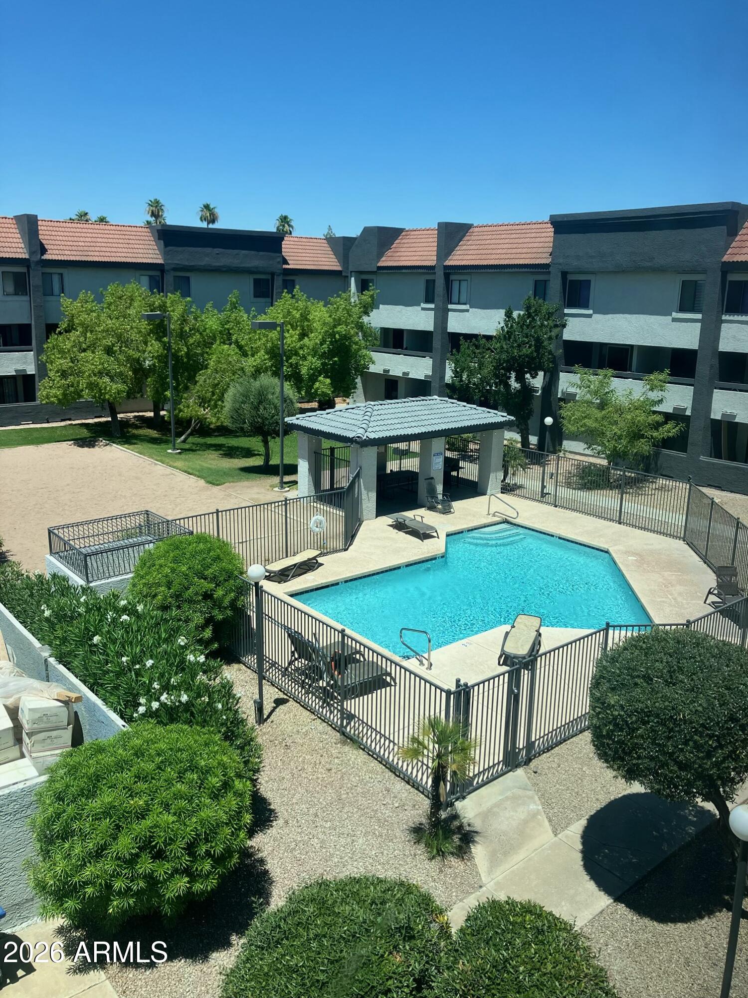 1215 E Lemon Street Apt 127