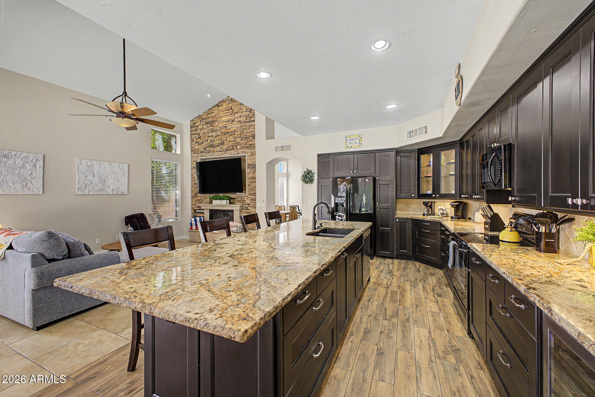 HIGHLAND POINT - Residential