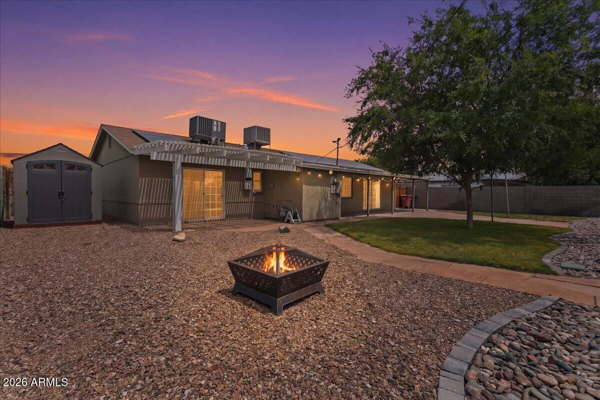 6807 E DIAMOND Street