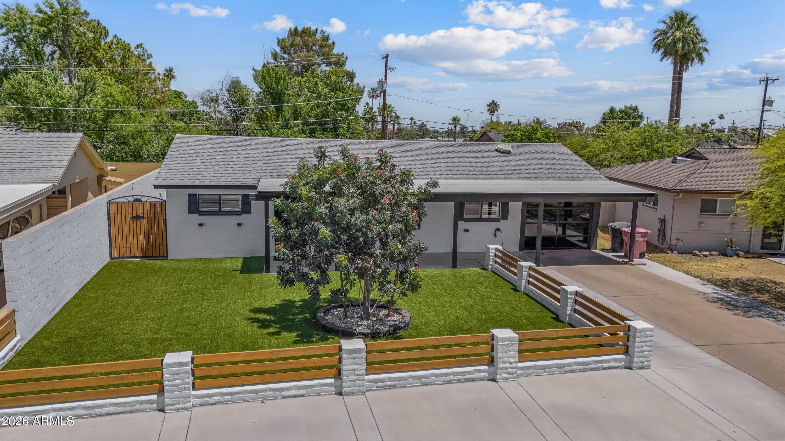 2827 N 69TH Place