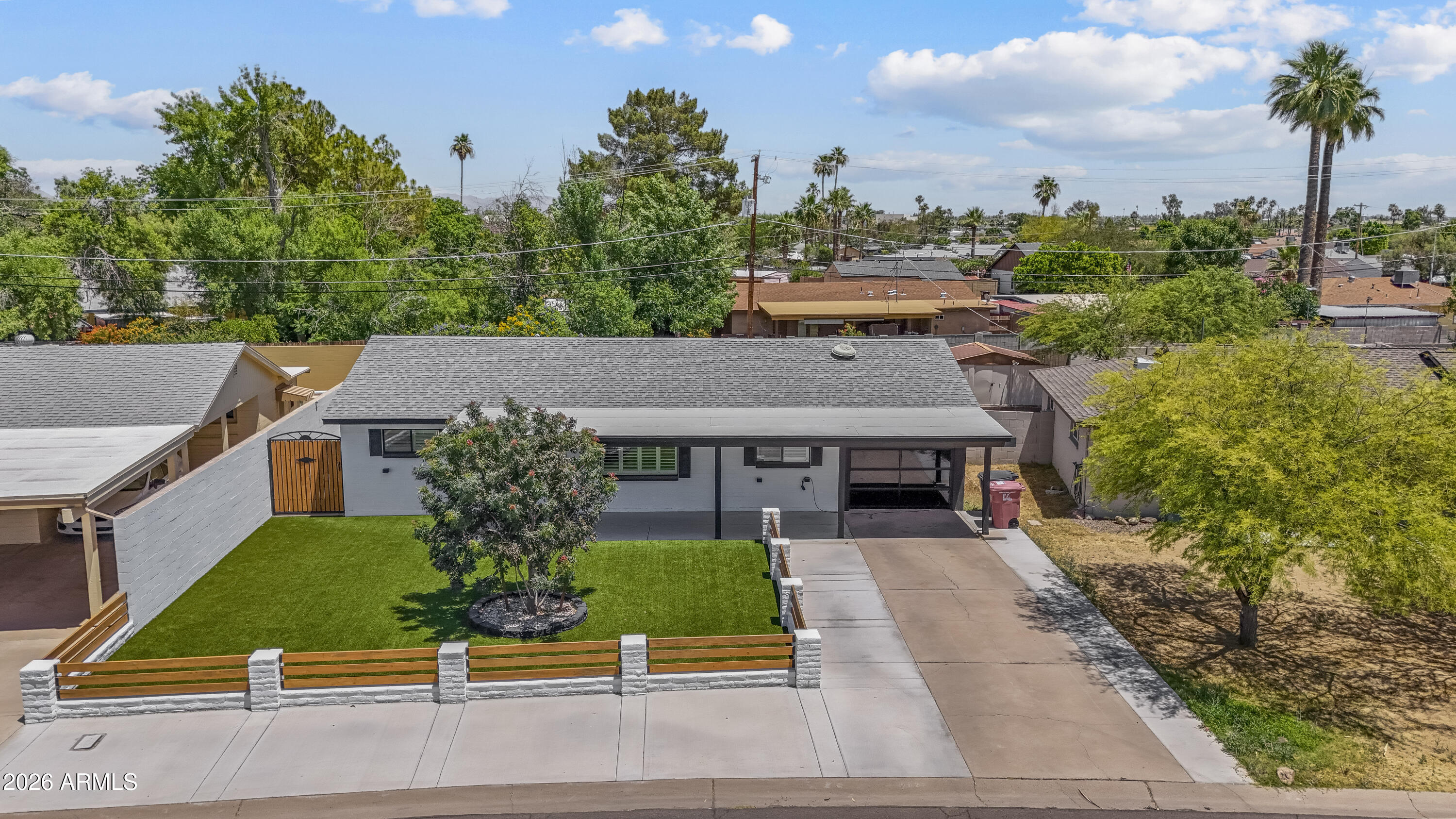2827 N 69TH Place
