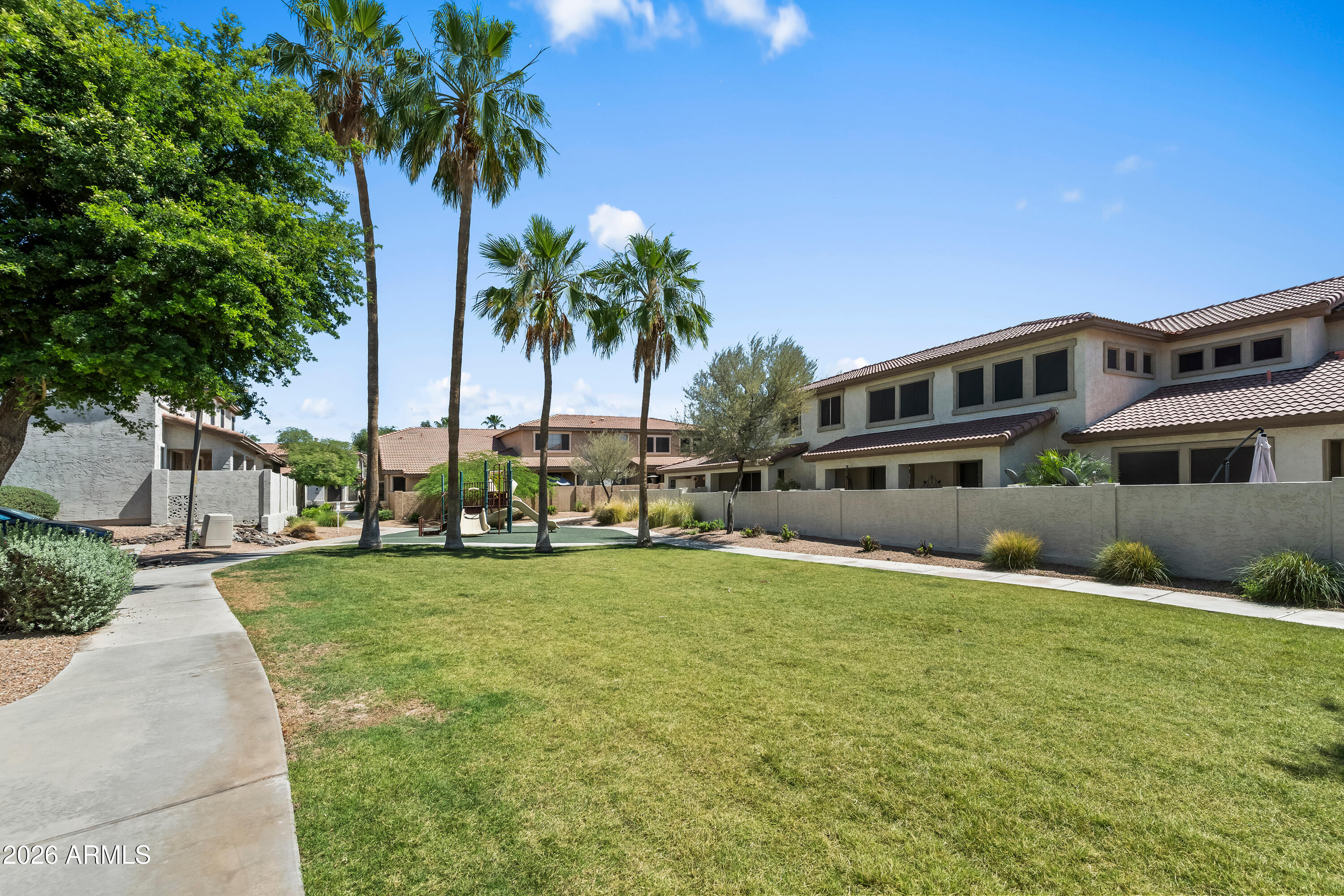 STONECLIFFE CONDOMINIUM - Residential