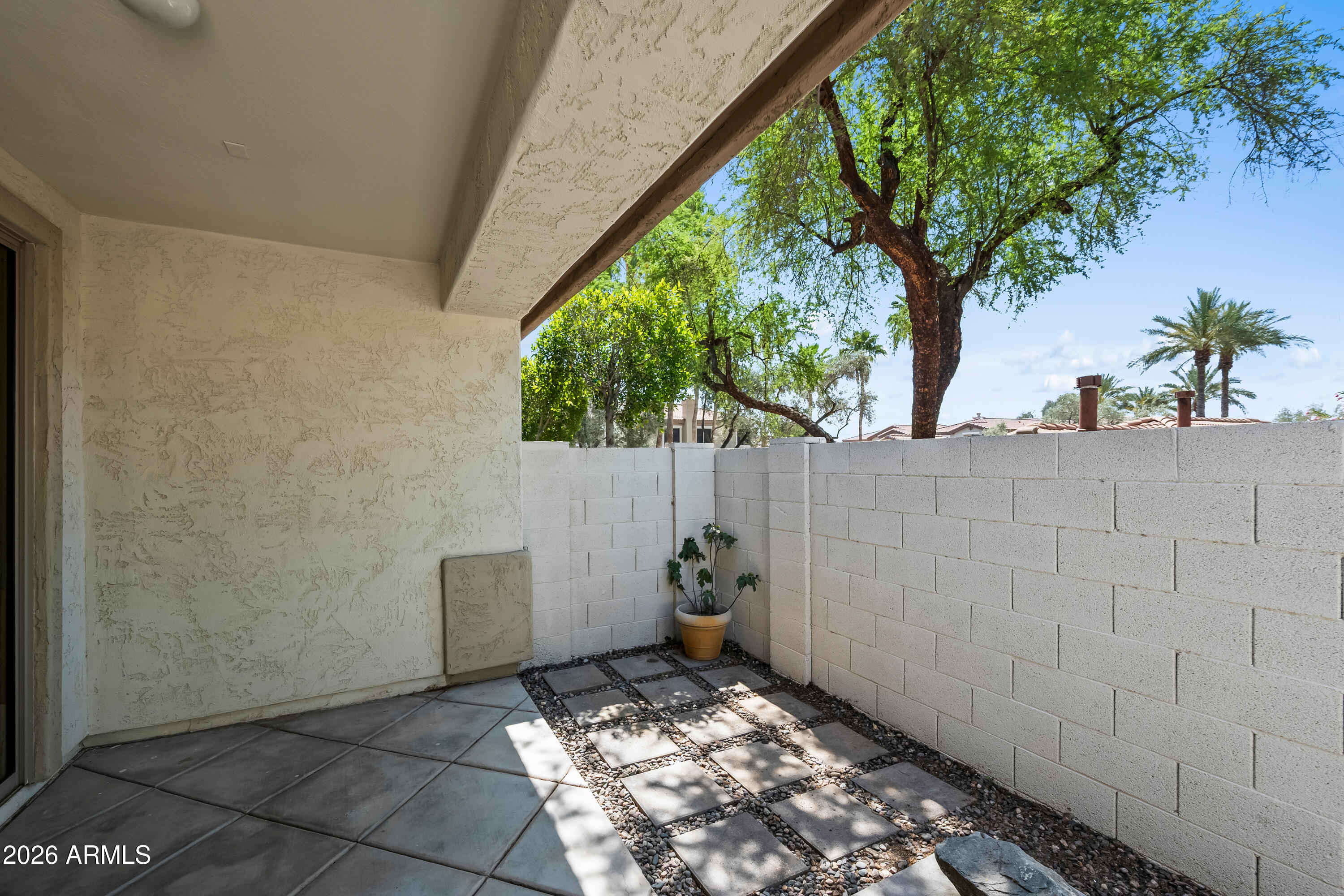 STONECLIFFE CONDOMINIUM - Residential
