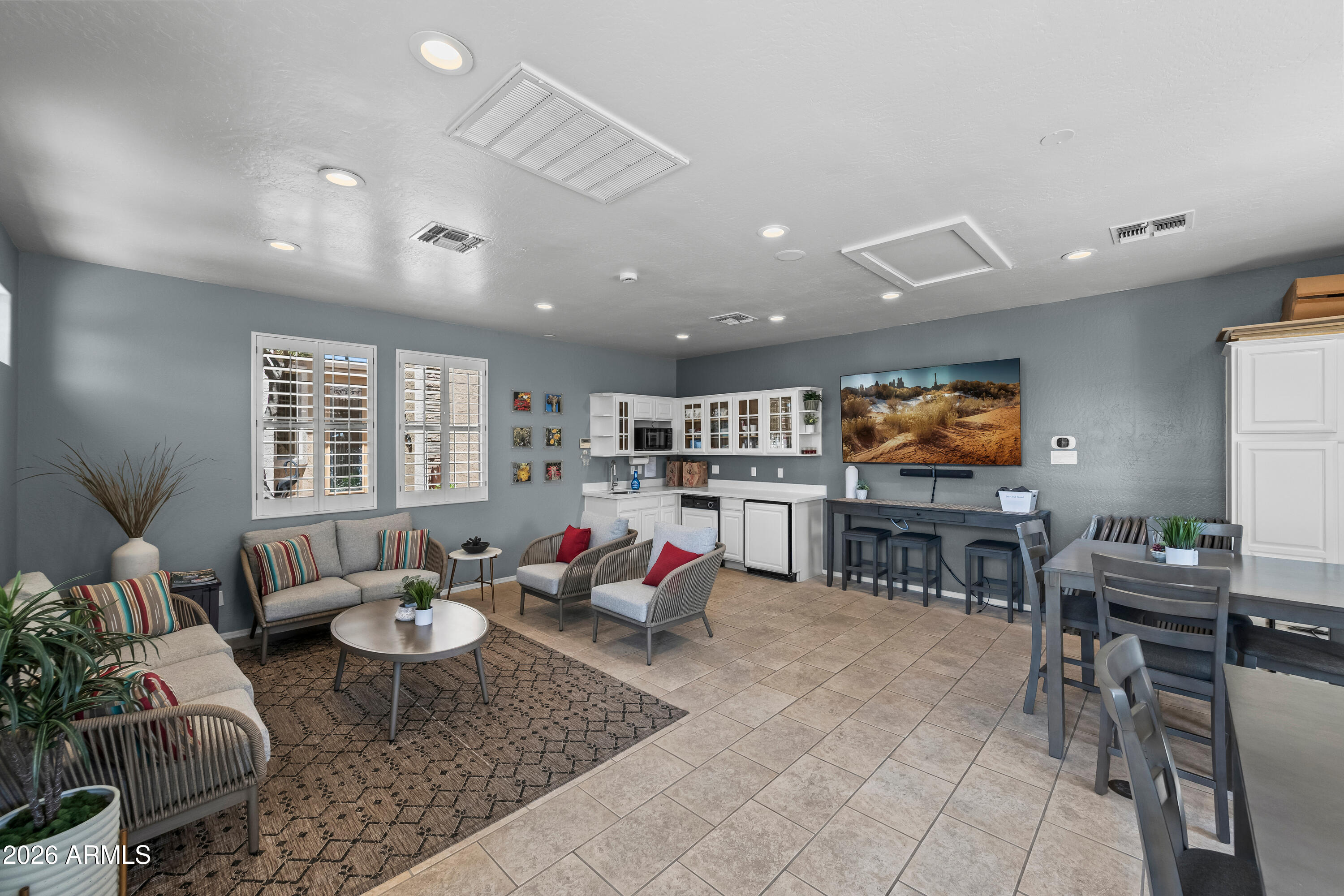 STONECLIFFE CONDOMINIUM - Residential