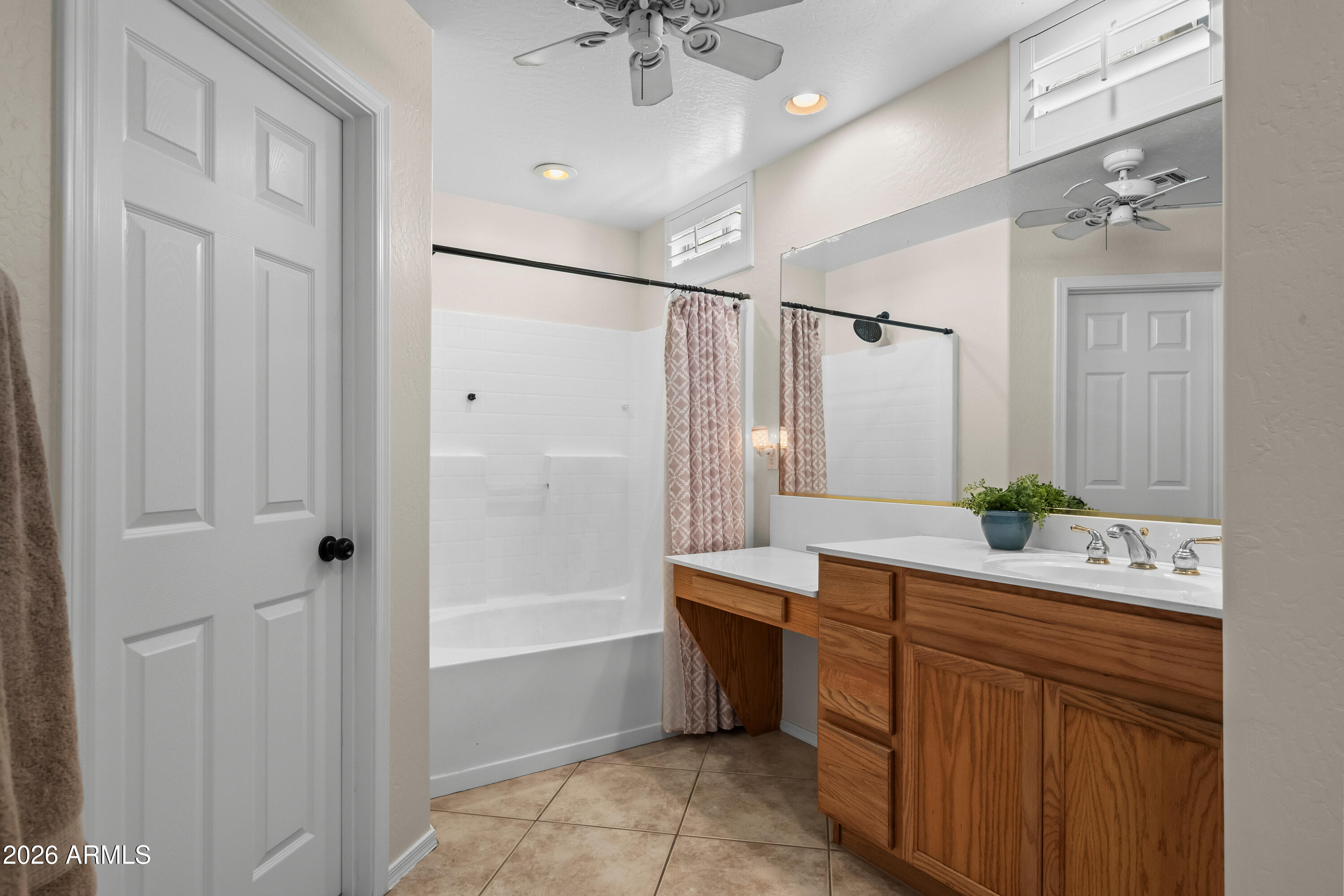 STONECLIFFE CONDOMINIUM - Residential