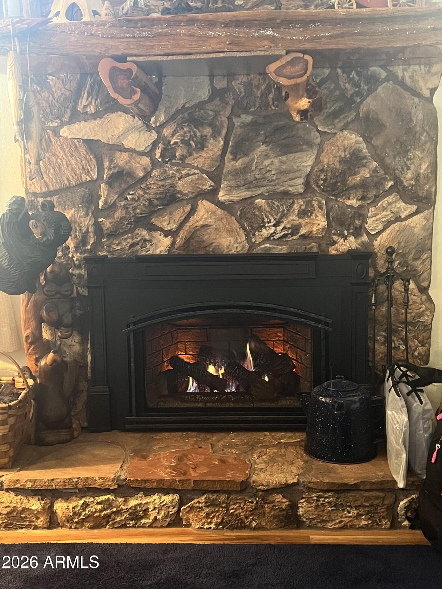 2211 E HANGING TREE Trail
