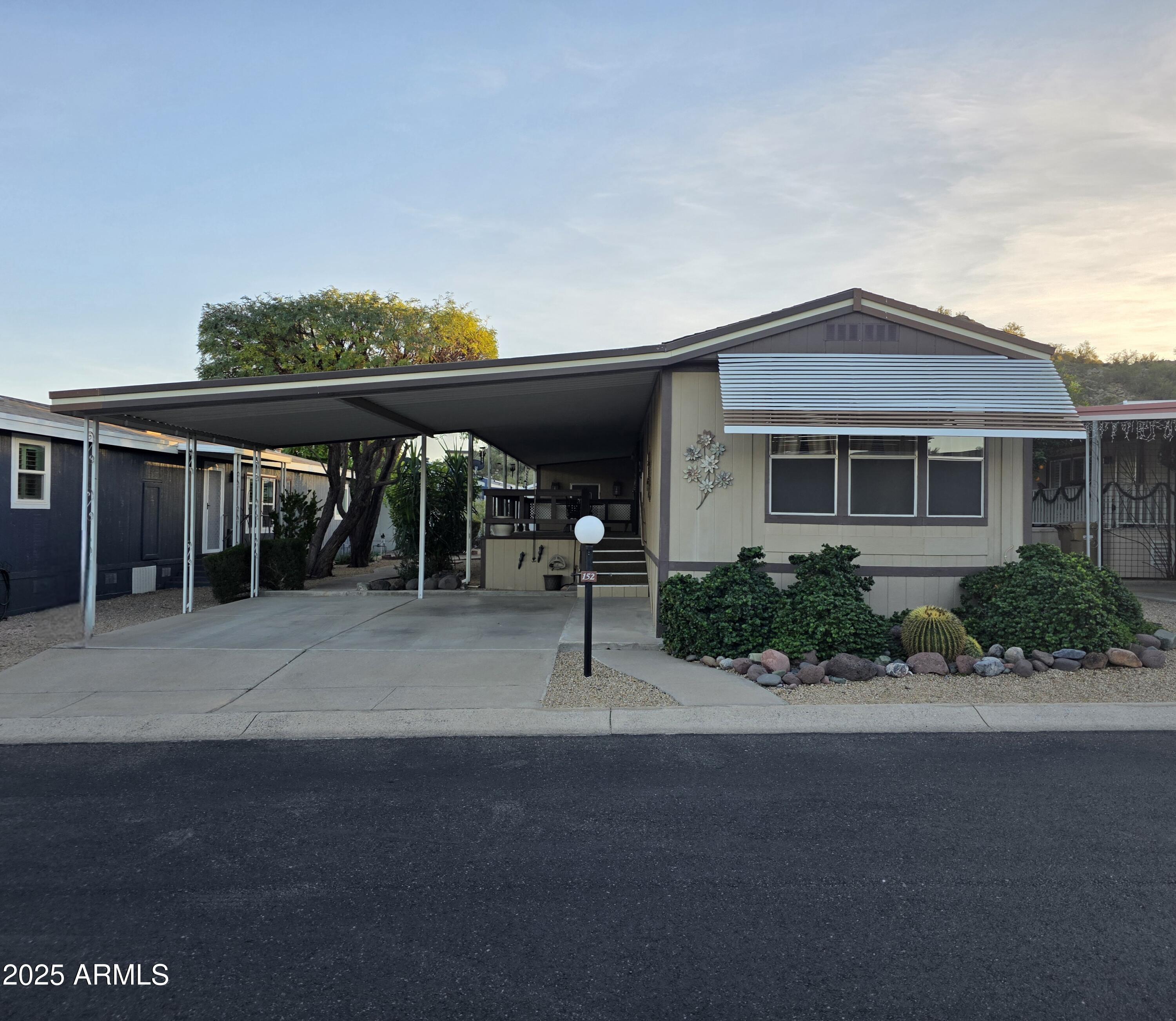 2233 E BEHREND Drive 152