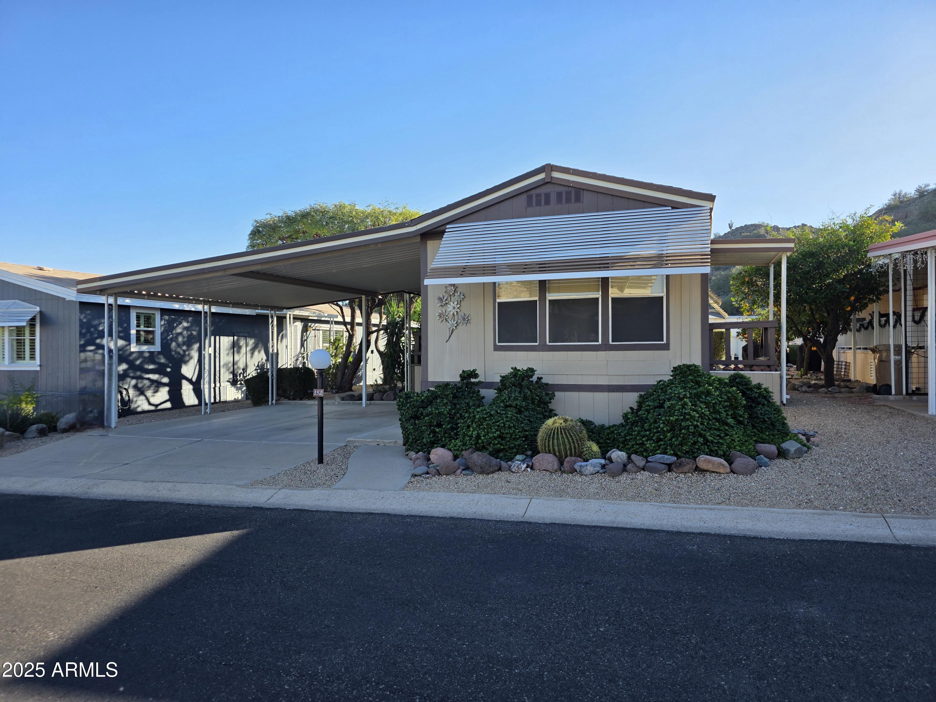 2233 E BEHREND Drive 152