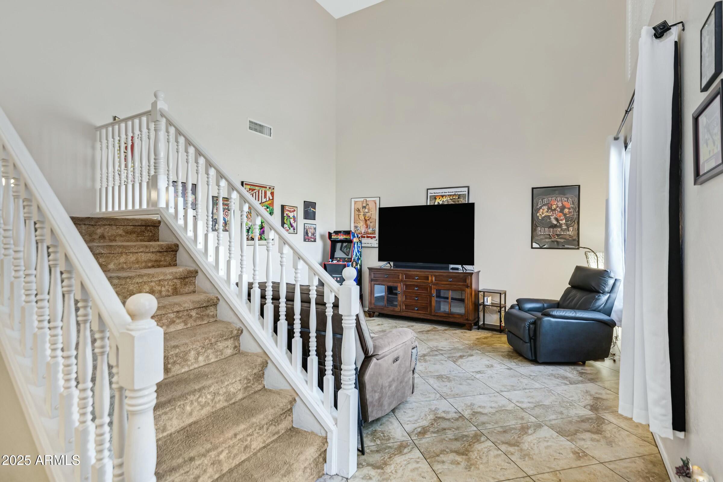 2105 N KACHINA --