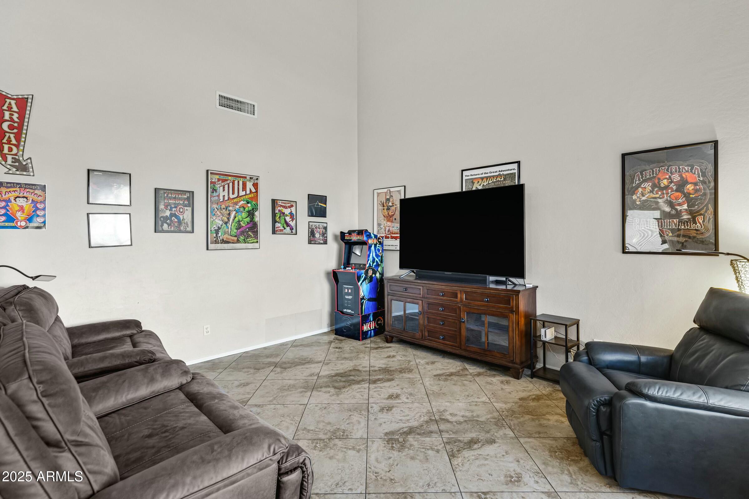 2105 N KACHINA --