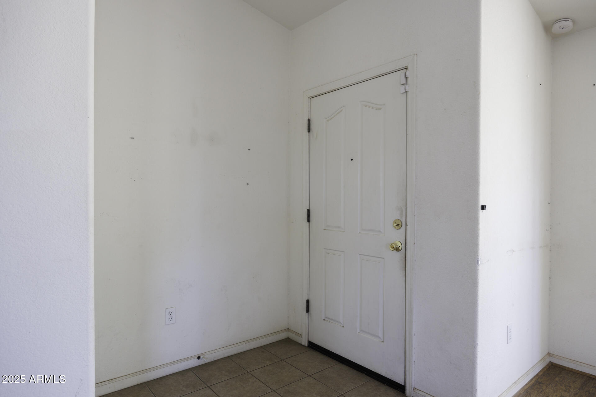 412 E DARTMOUTH Drive