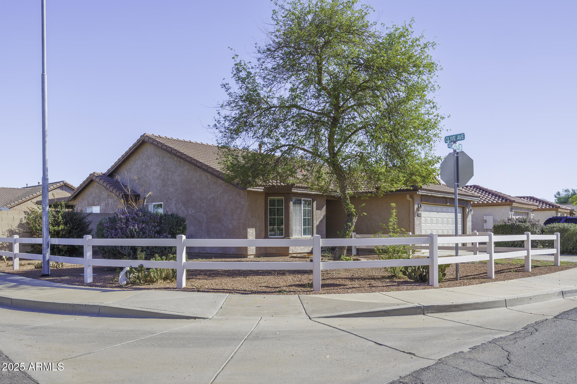 412 E DARTMOUTH Drive