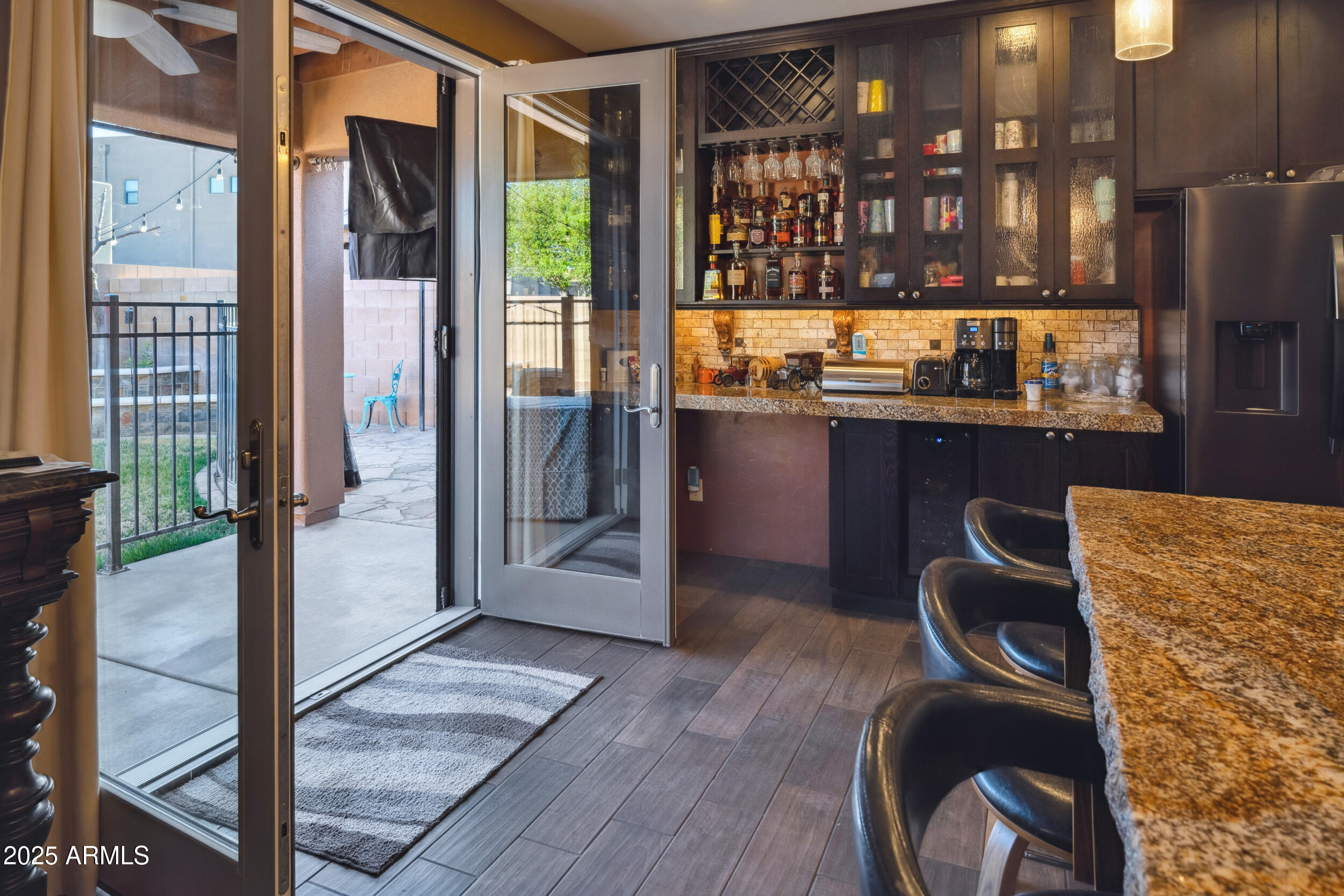 REFLECTIONS VALIENTE - Residential
