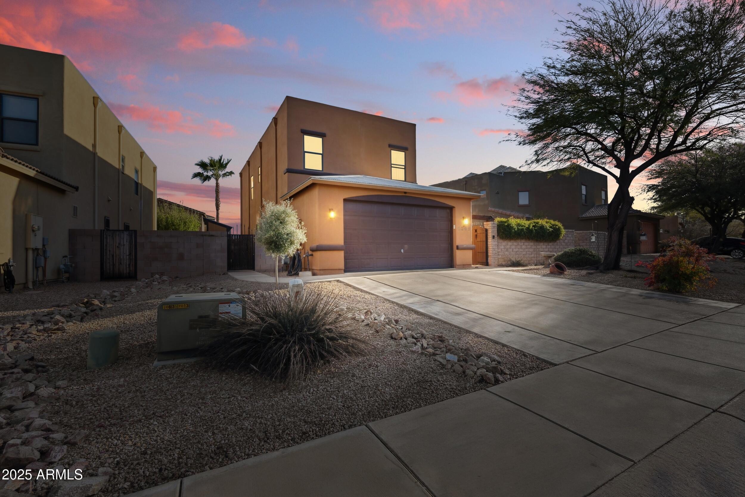 REFLECTIONS VALIENTE - Residential