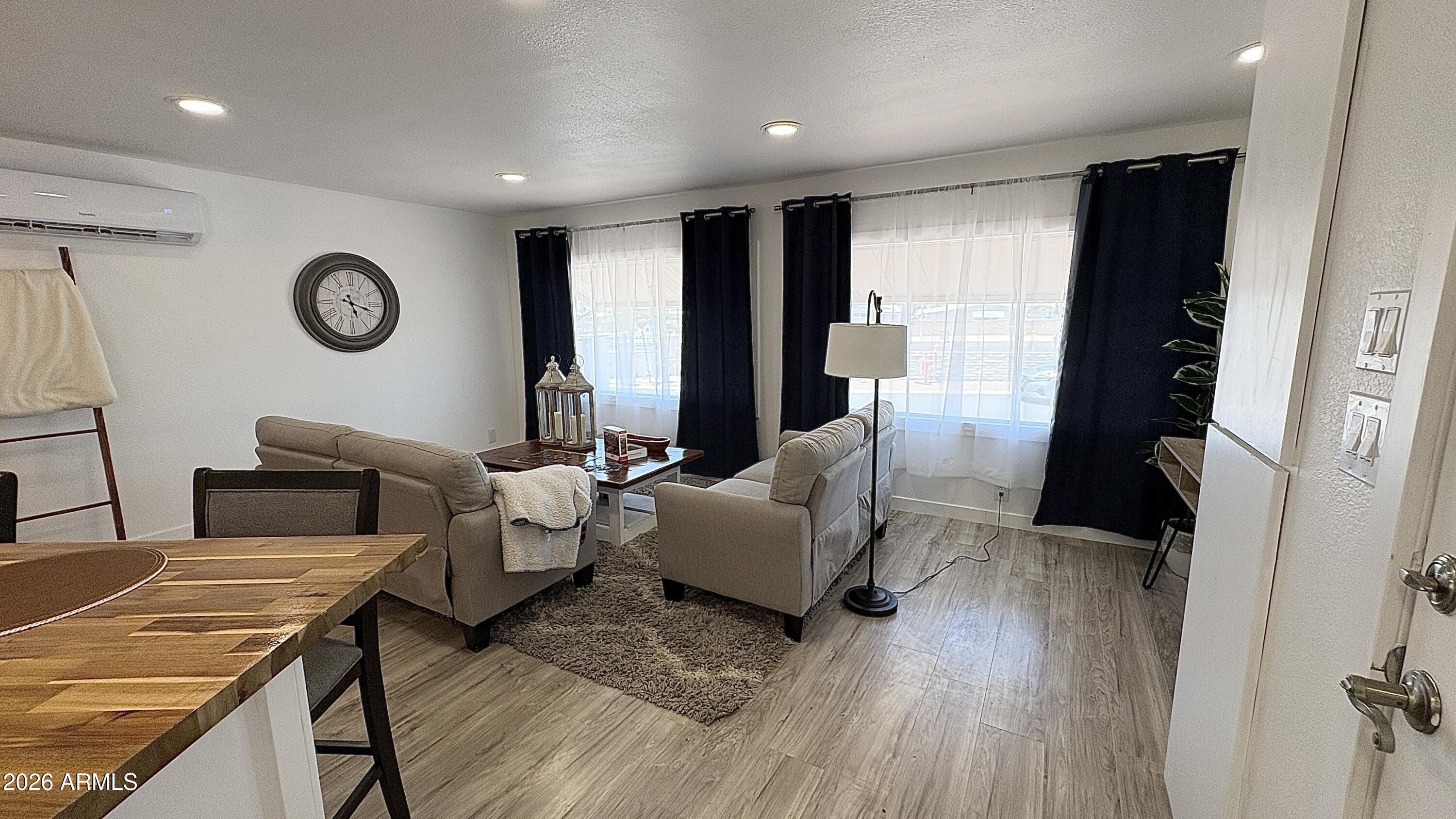 305 S VAL VISTA Drive S 94