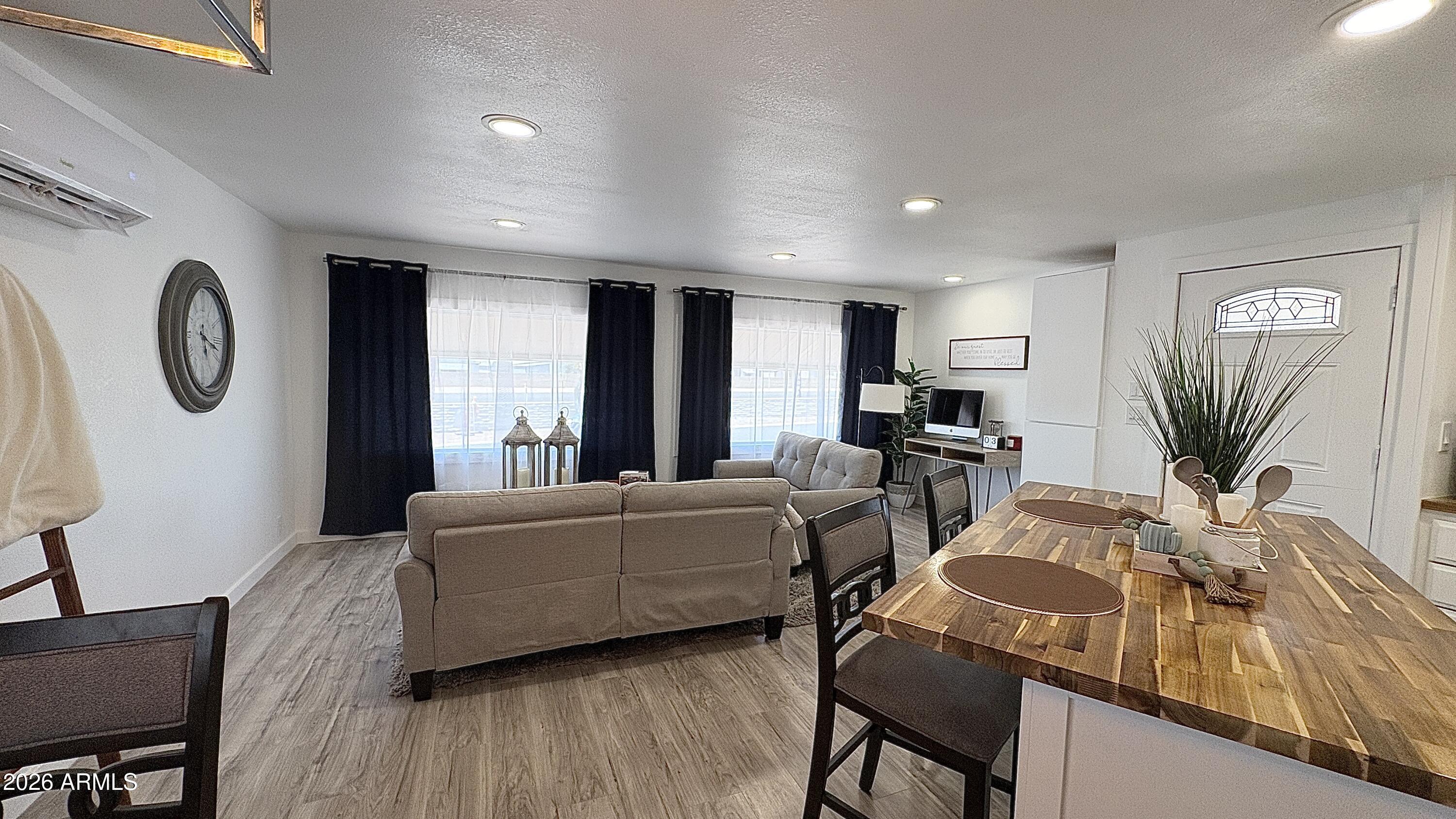 305 S VAL VISTA Drive S 94