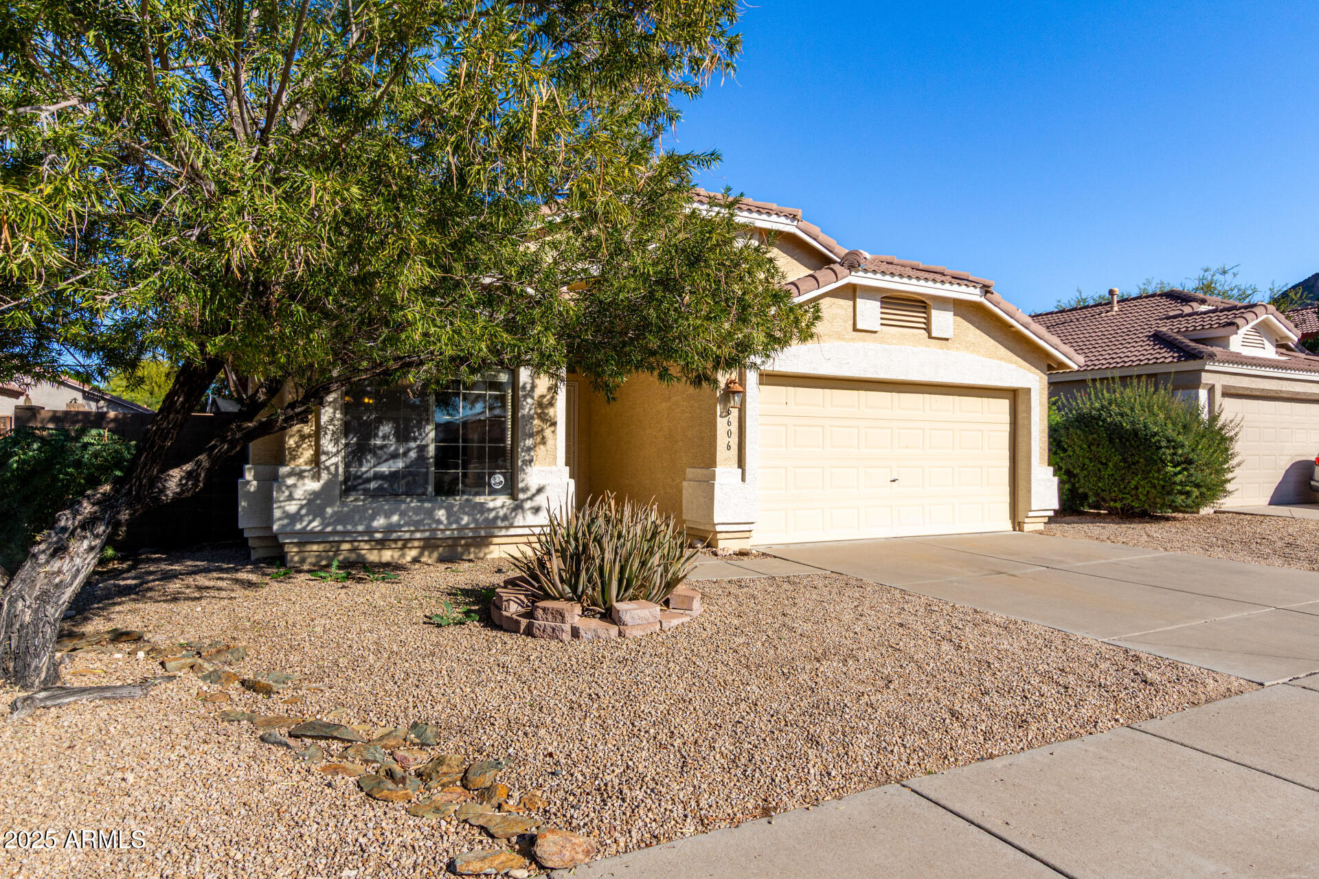 6606 W PRICKLY PEAR Trail