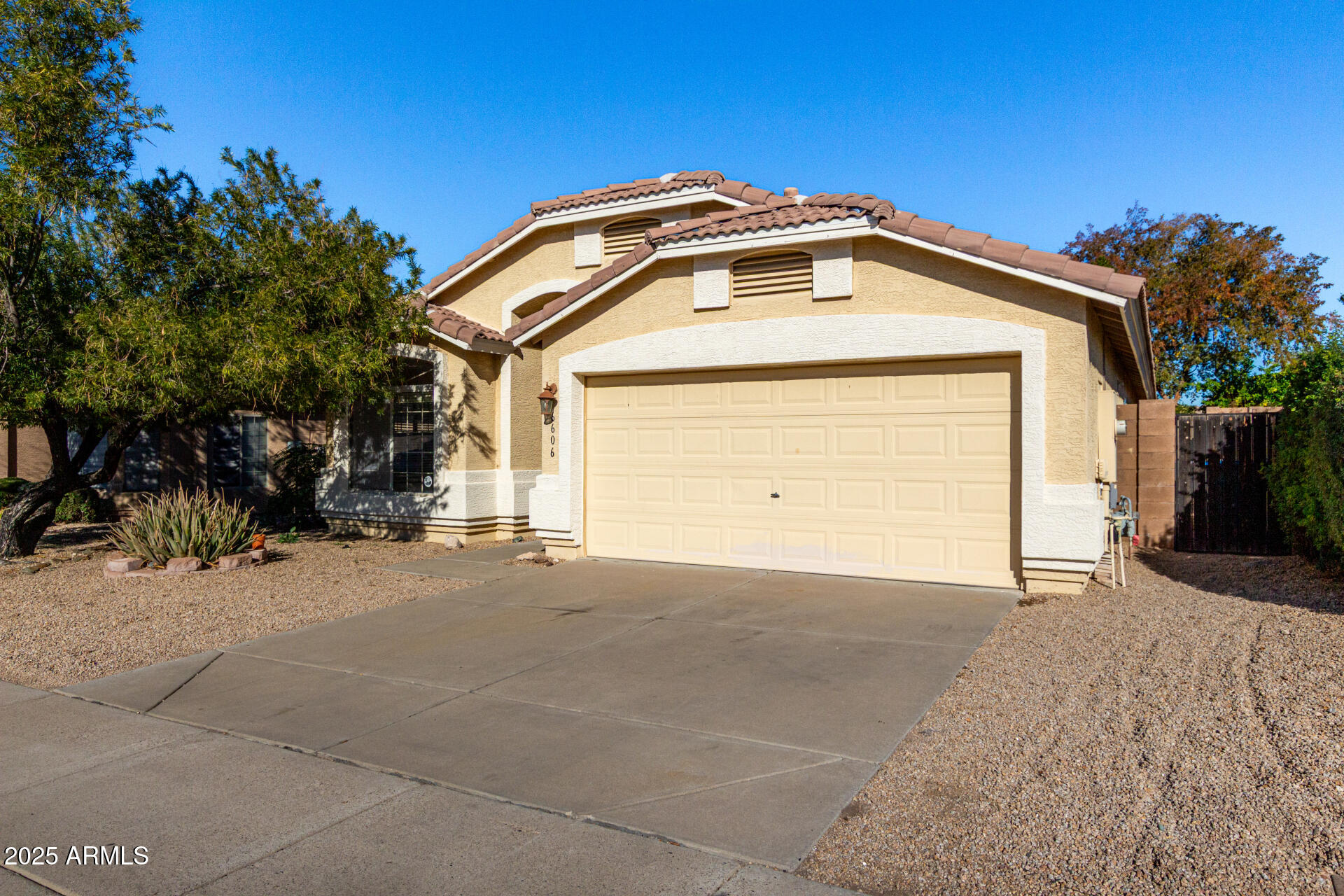 6606 W PRICKLY PEAR Trail