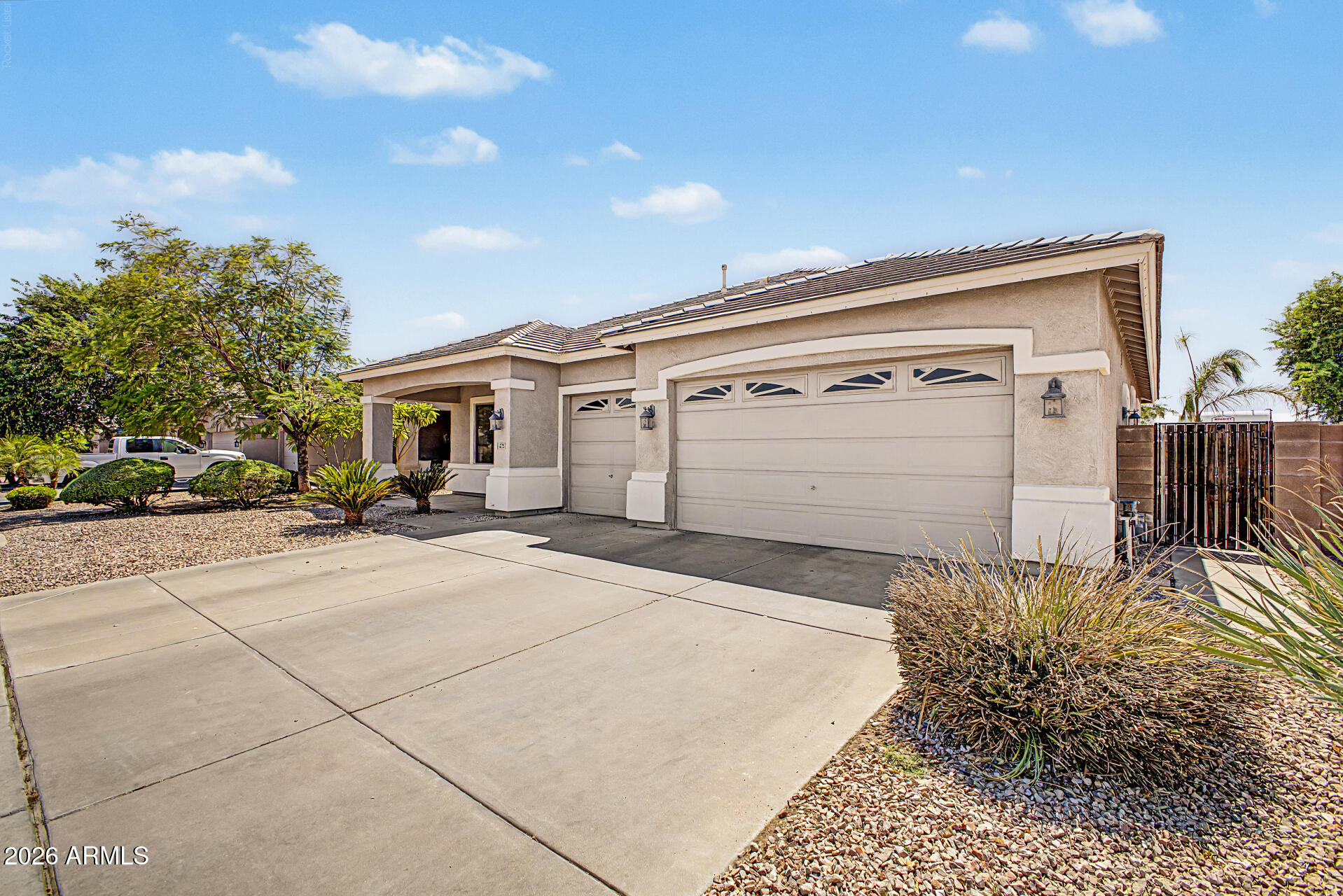 5722 N LAGUNA Drive
