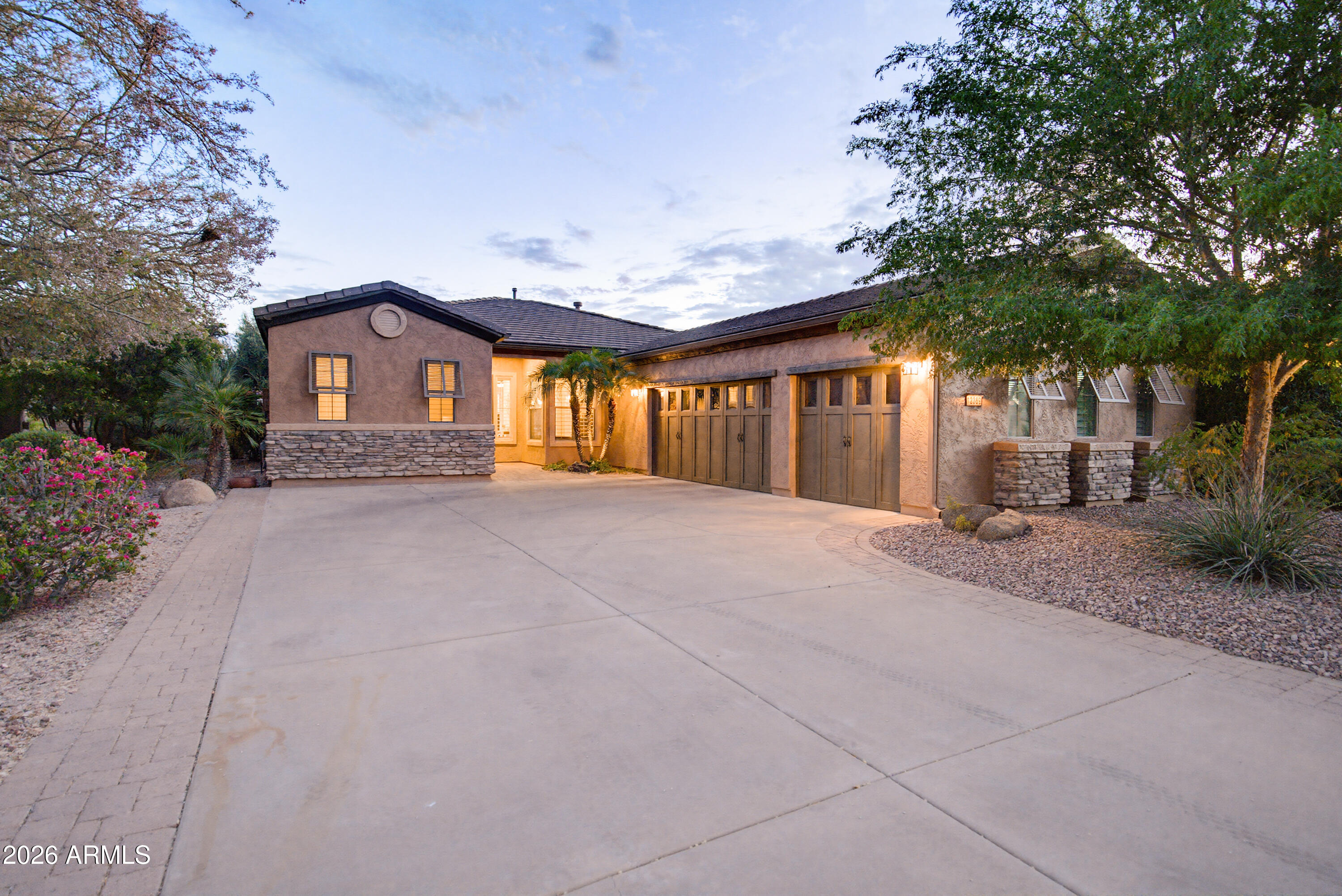 12369 W RUNNING DEER Trail