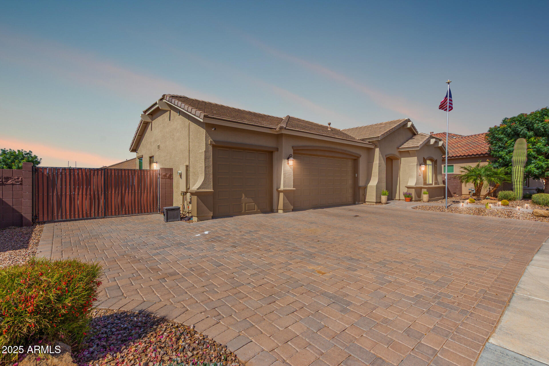 Homes 1 1036 W SIEBOLD TREE Avenue